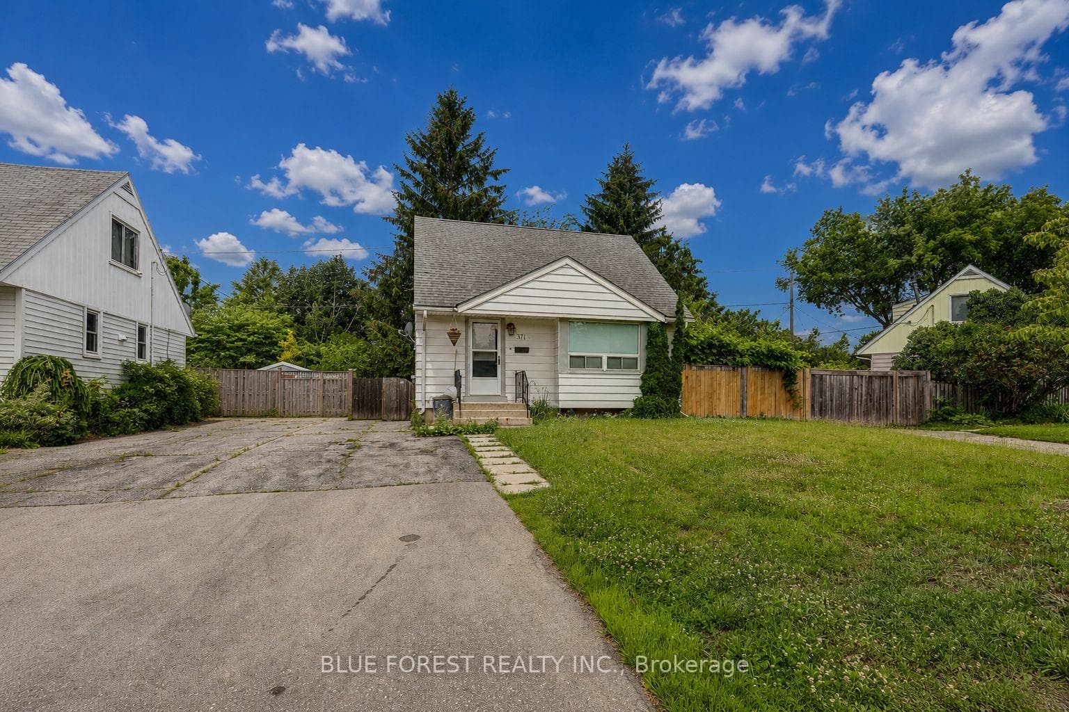 371 FLANDERS Row photo 35