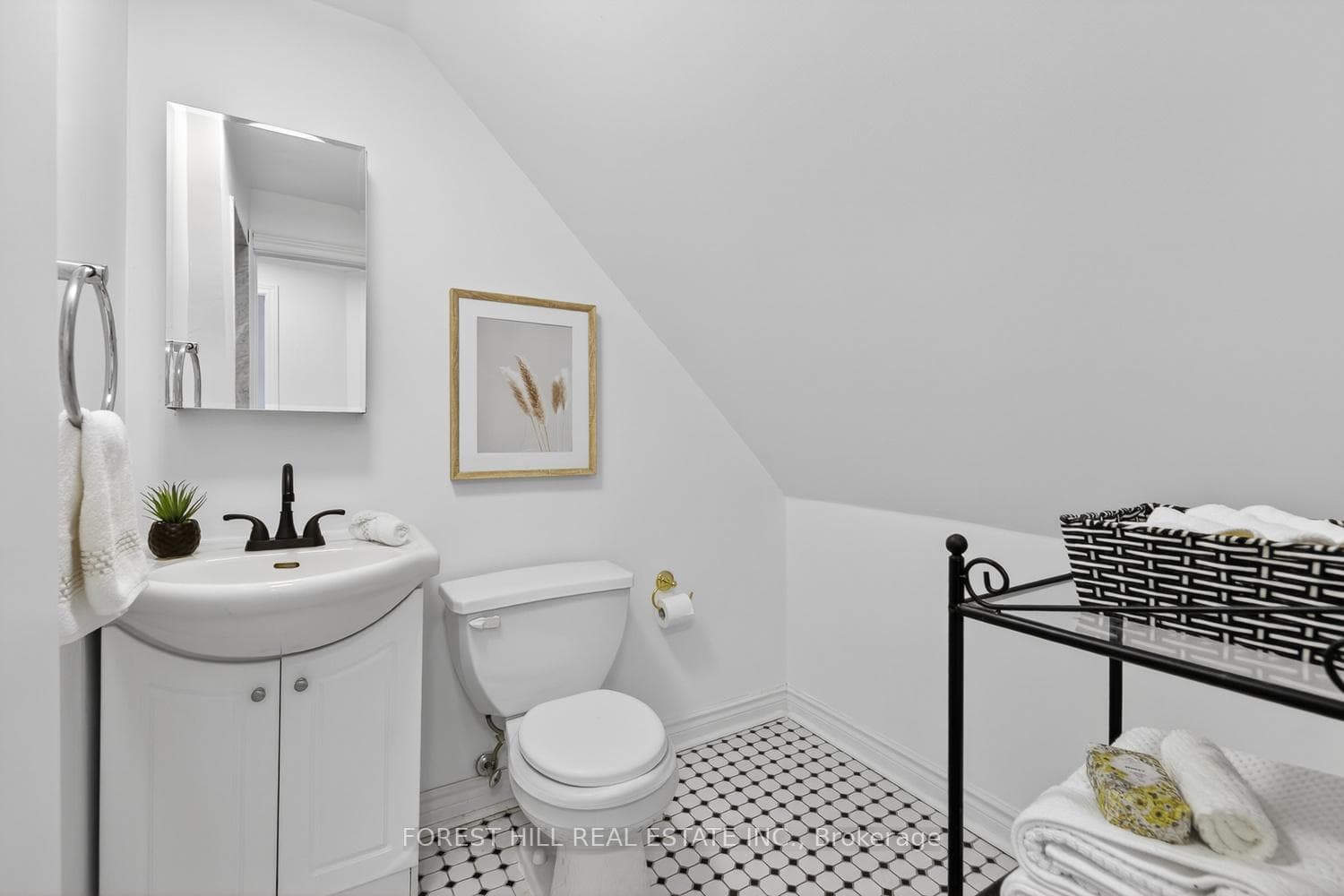 18 Alberta Avenue photo 36