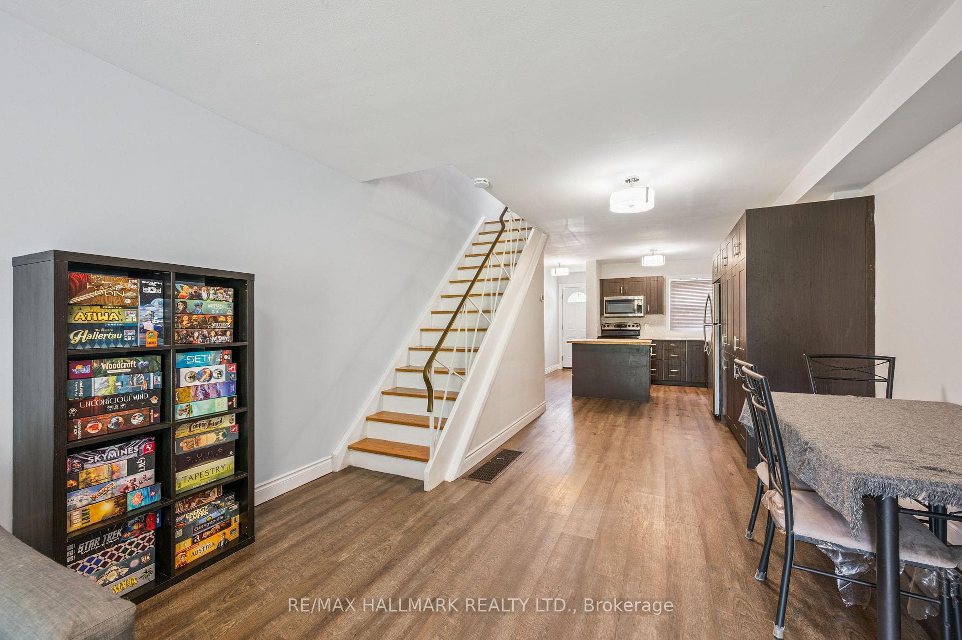 288 Westcourt Place Unit 25 photo 16