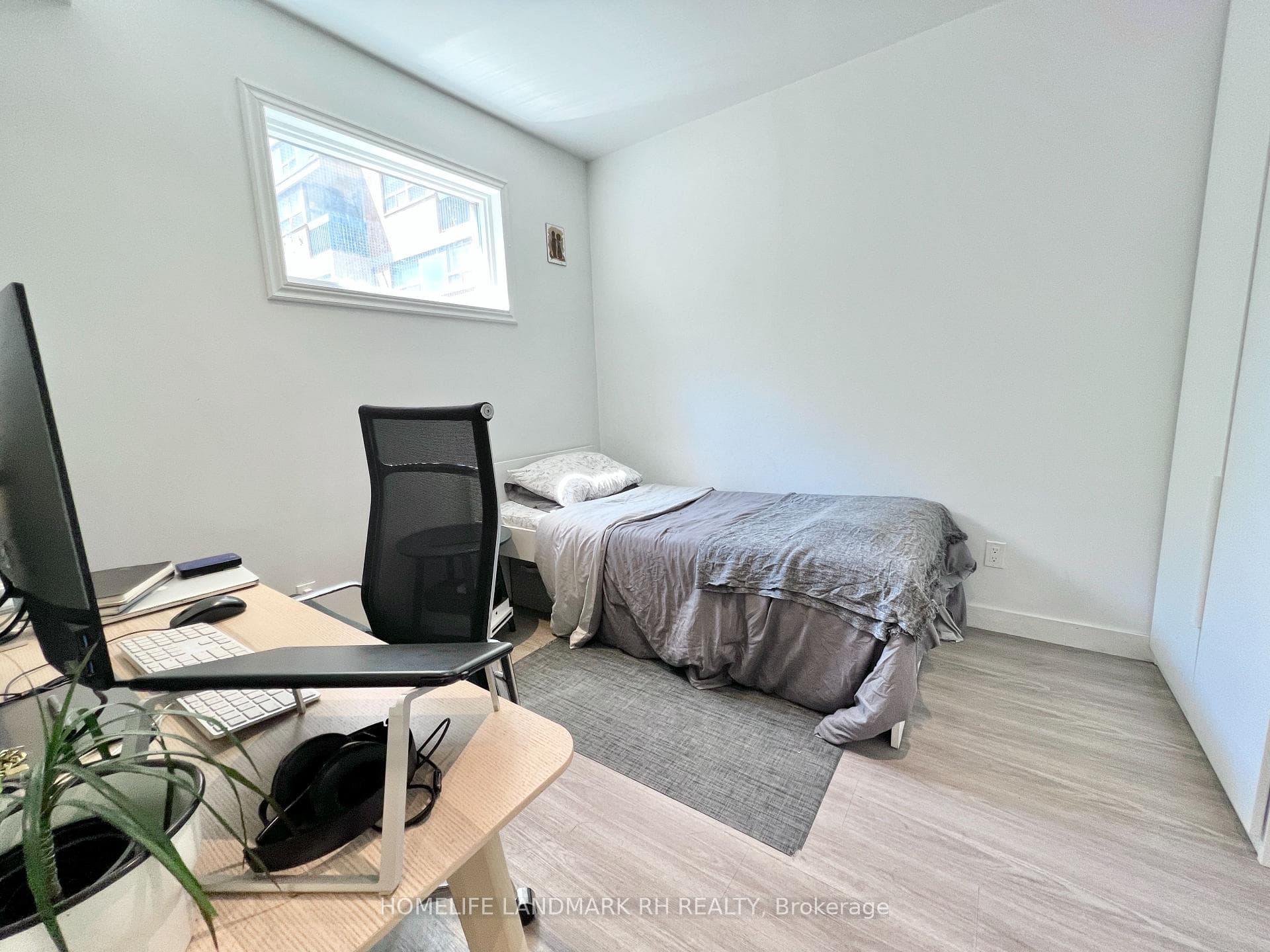 285 Dundas Street Unit Upper photo 13