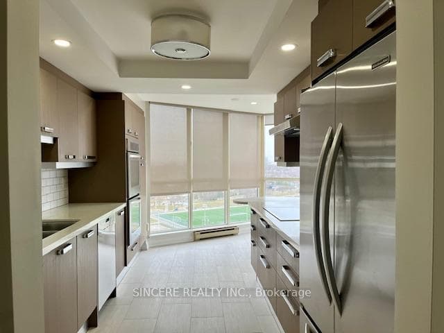 85 Skymark Drive Unit 1005 photo 6
