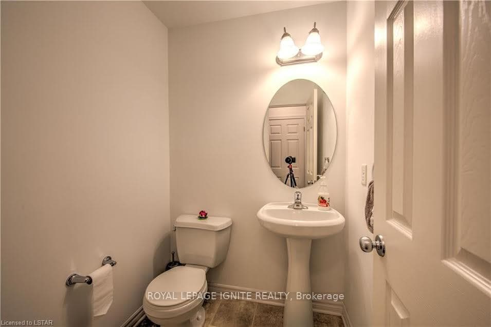 3320 Meadowgate Boulevard Unit 240 photo 16