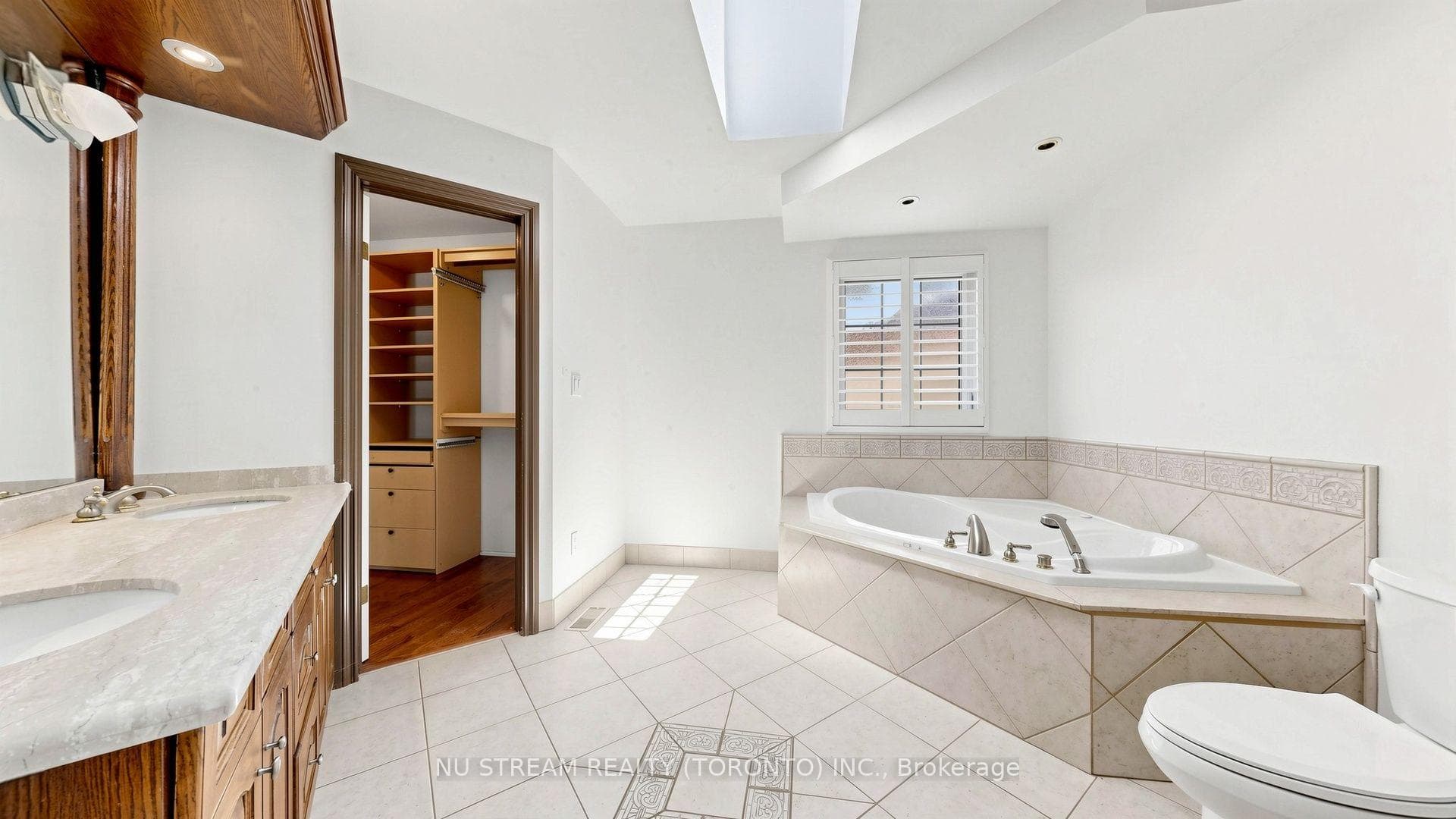 20 Blackforest Drive photo 14