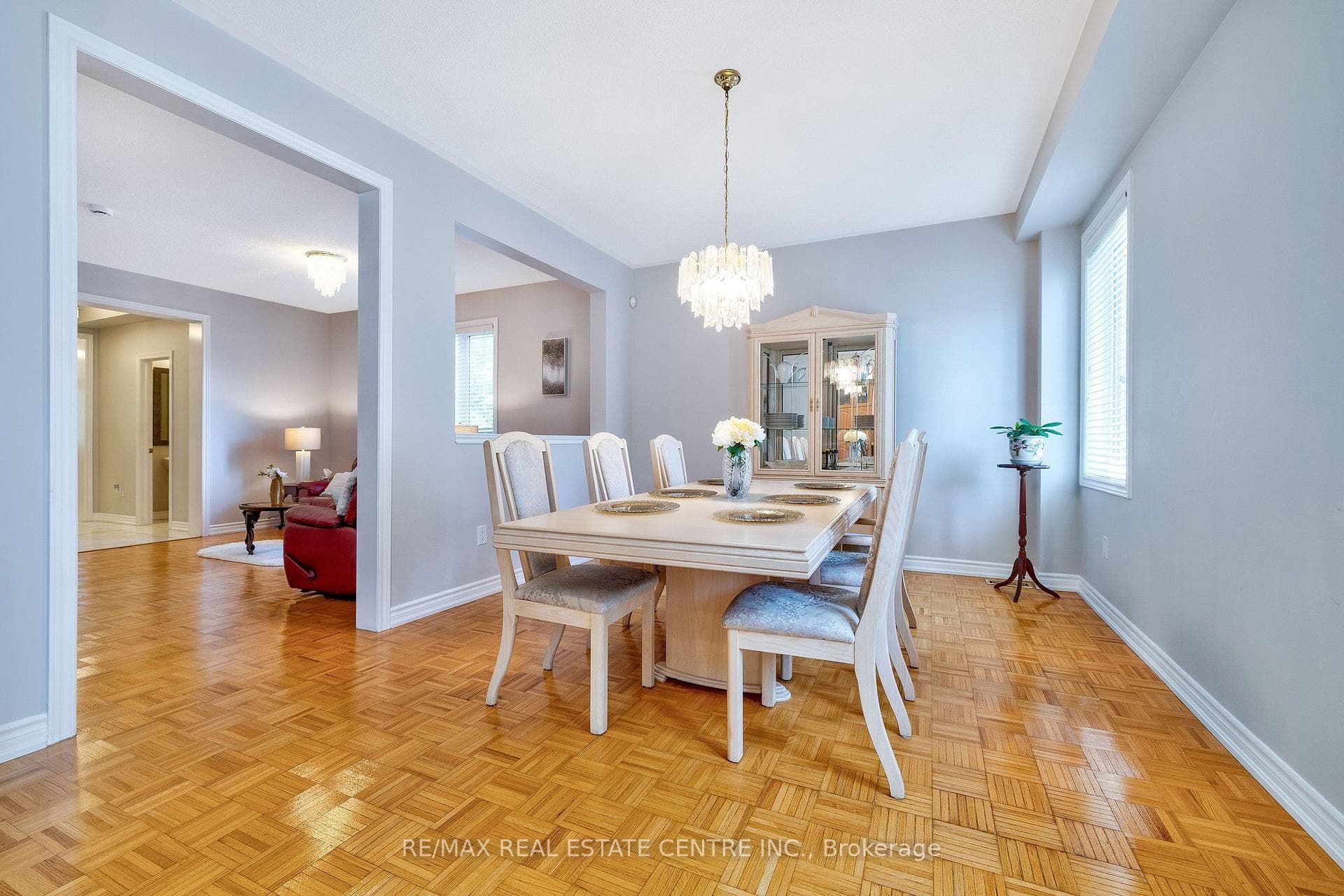241 Duff Crescent photo 7