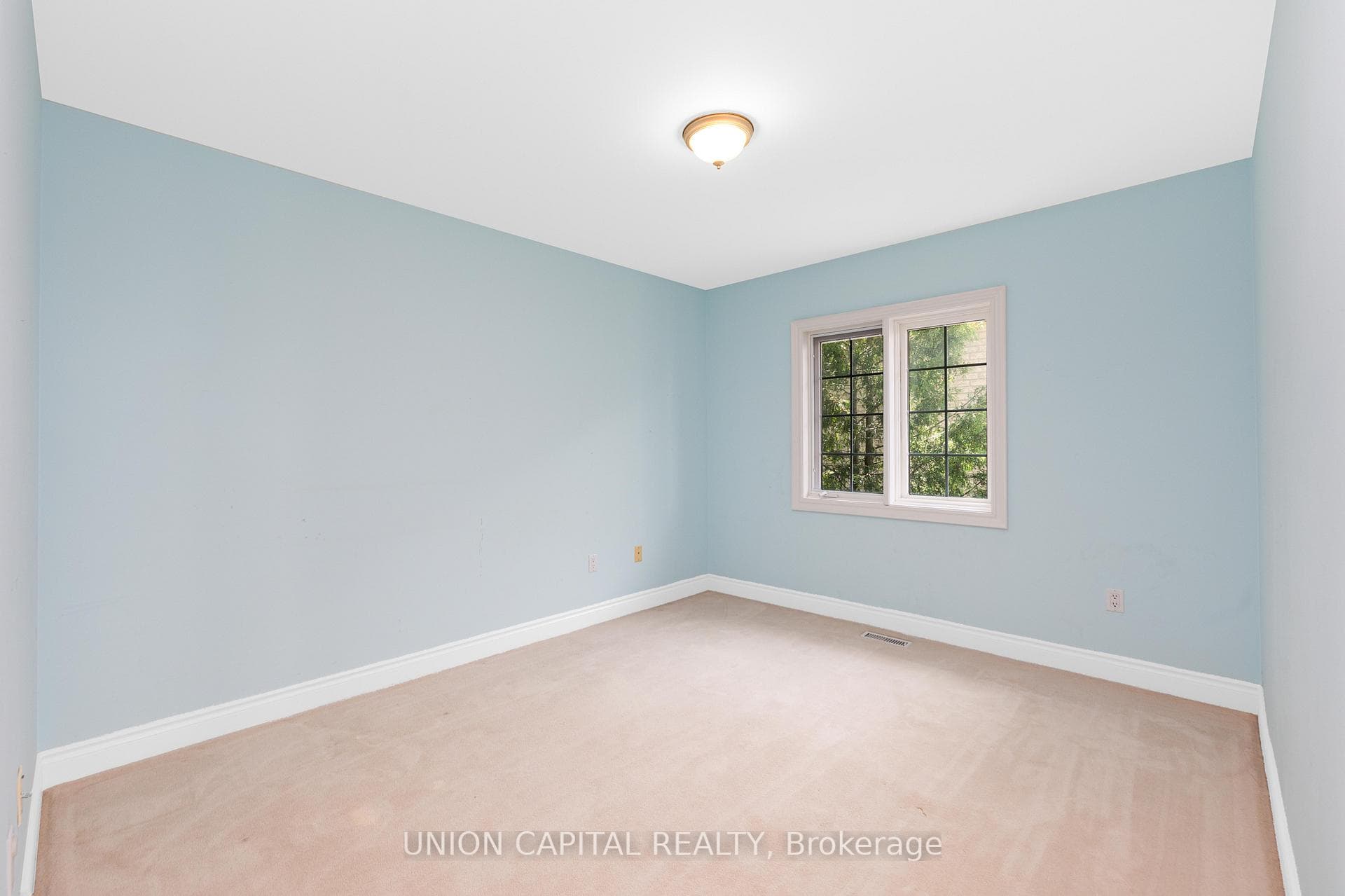 75 Langtry Place photo 34