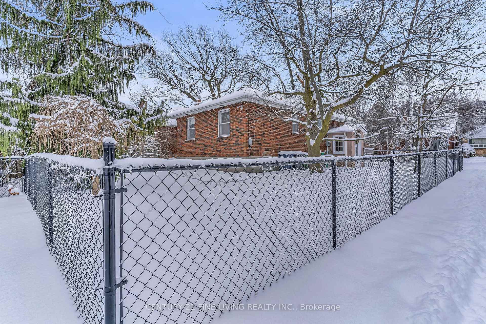 51 Red Deer Avenue photo 6