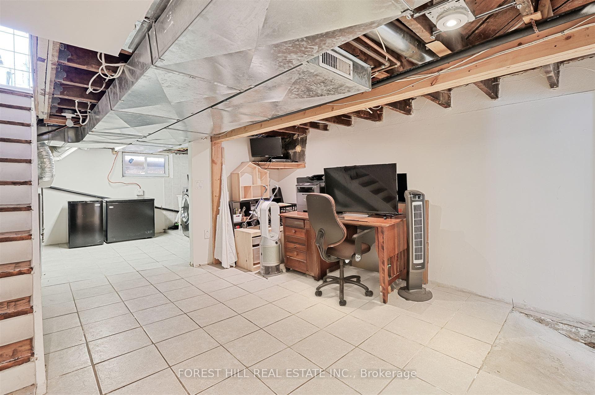 16 Chambers Avenue photo 24