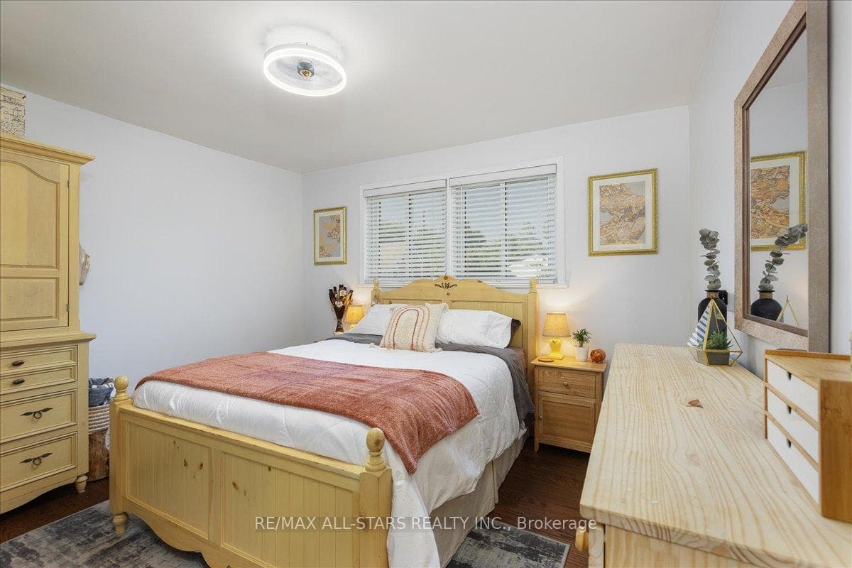27 Lakeshore Road photo 7