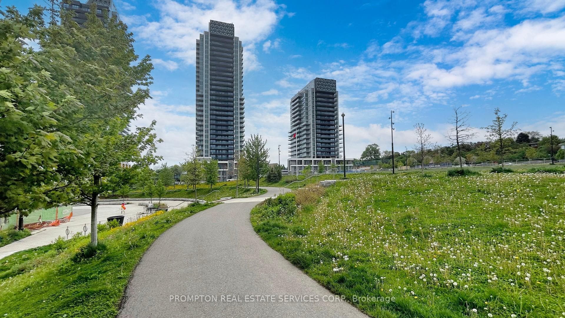 27 McMahon Drive Unit 2708 photo 1