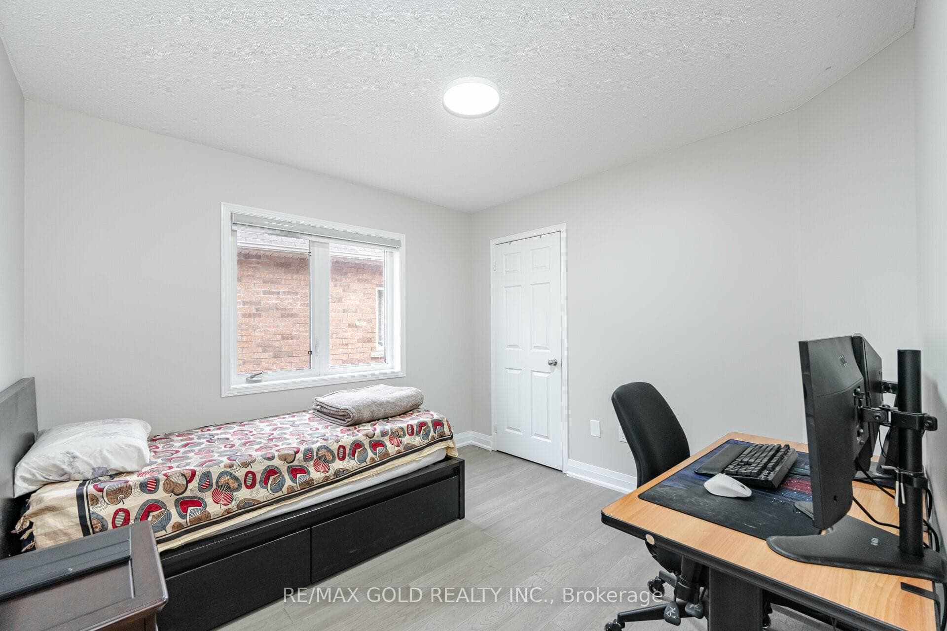 39 Watchman Road photo 14