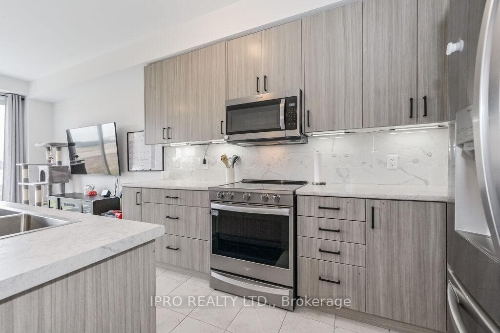 70 Edminston Drive photo 10