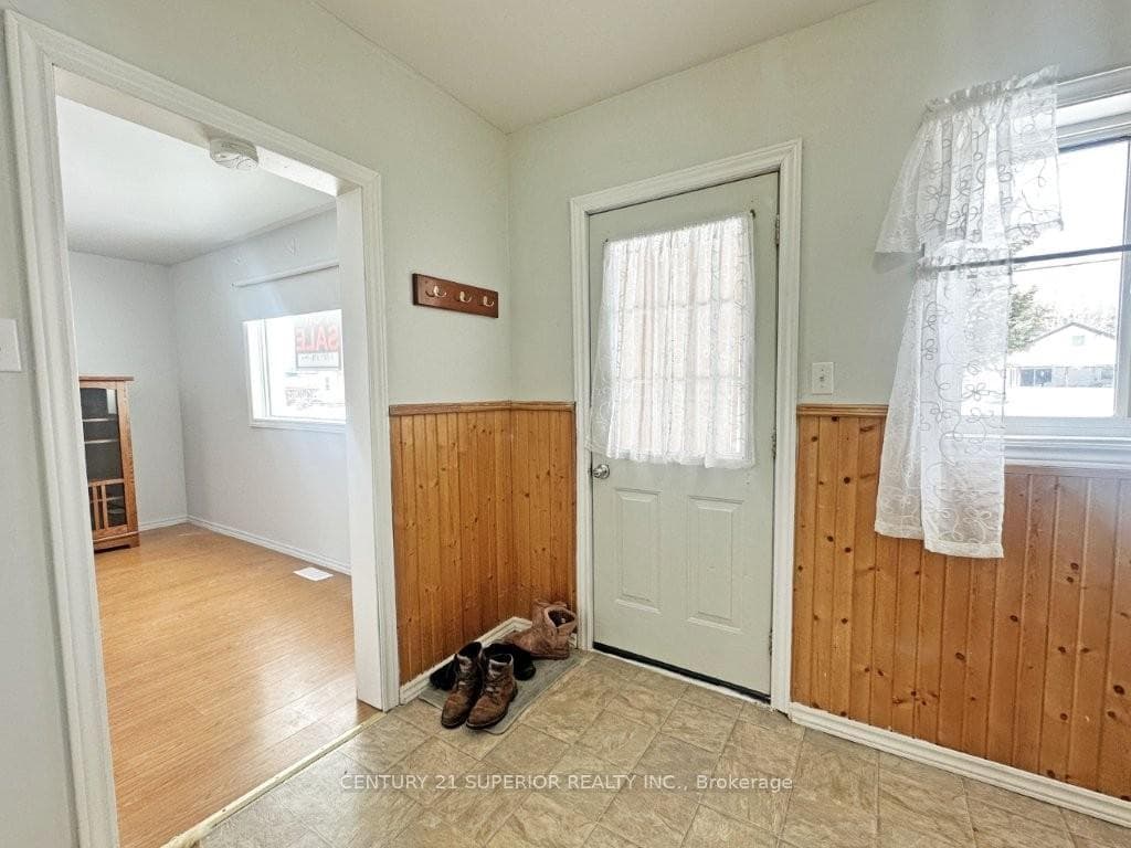 107 Third Ave photo 5