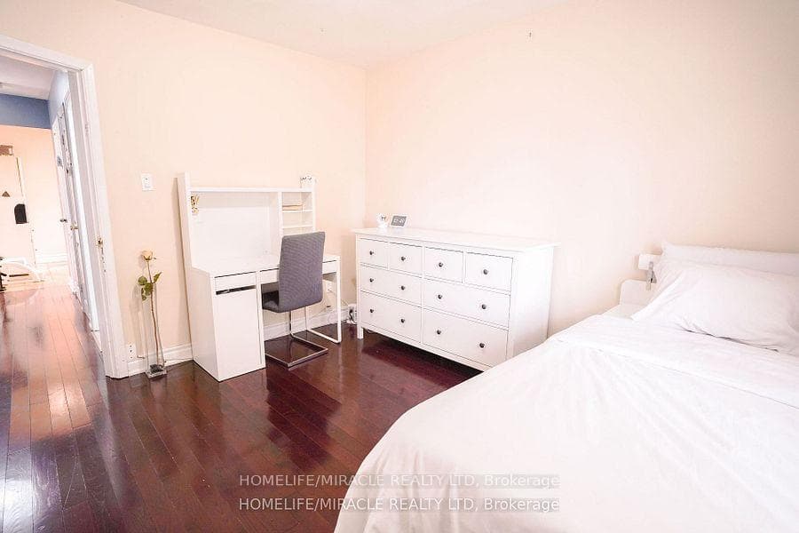 82 Sedgemount Drive photo 19