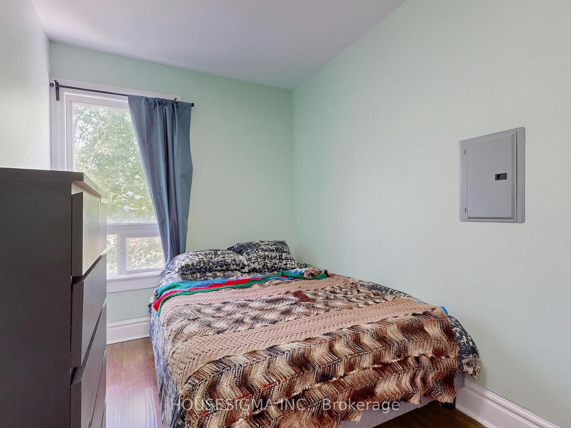 10 Ravina Crescent photo 12