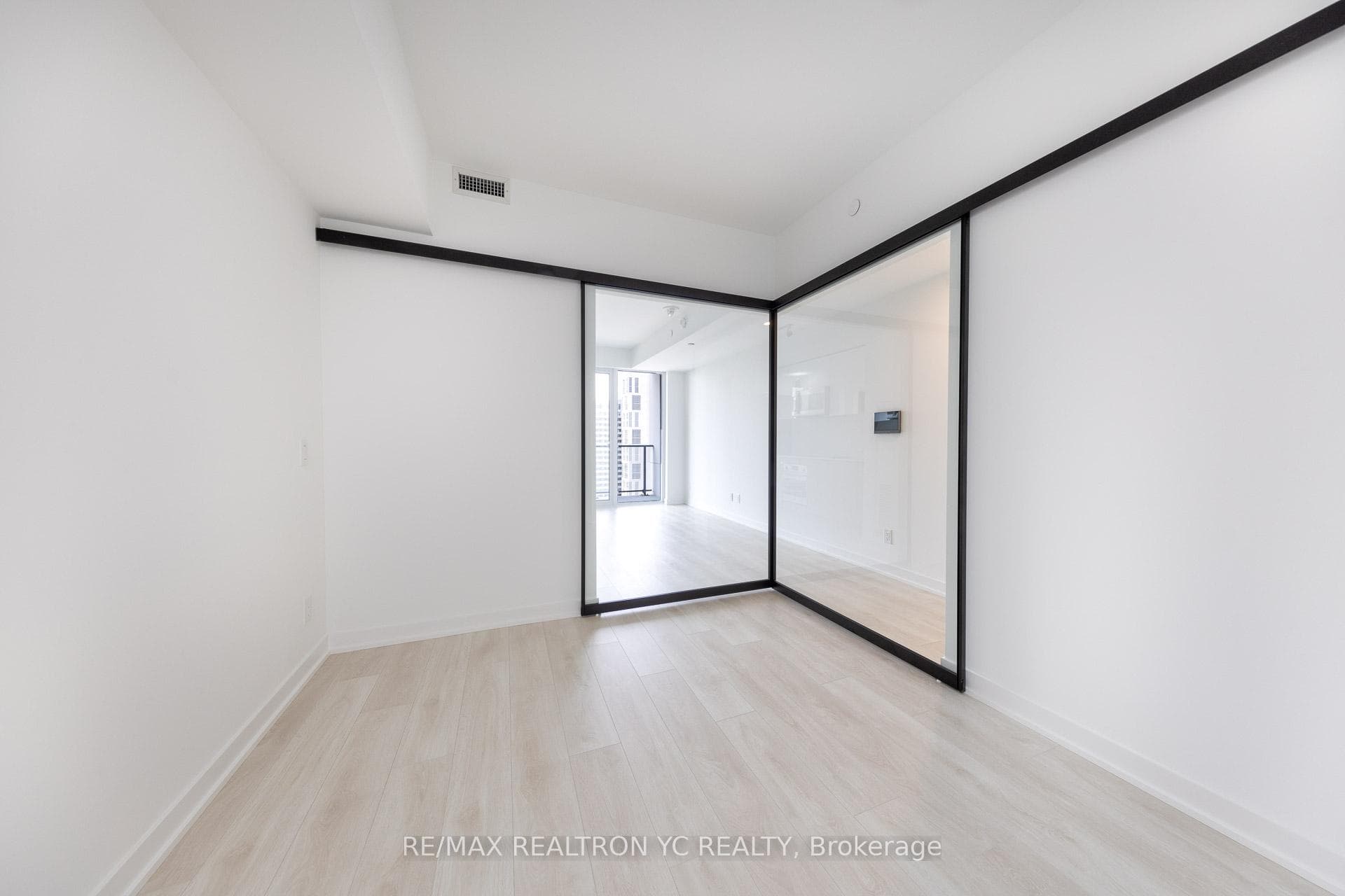 5 Defries Street Unit 2207 photo 9