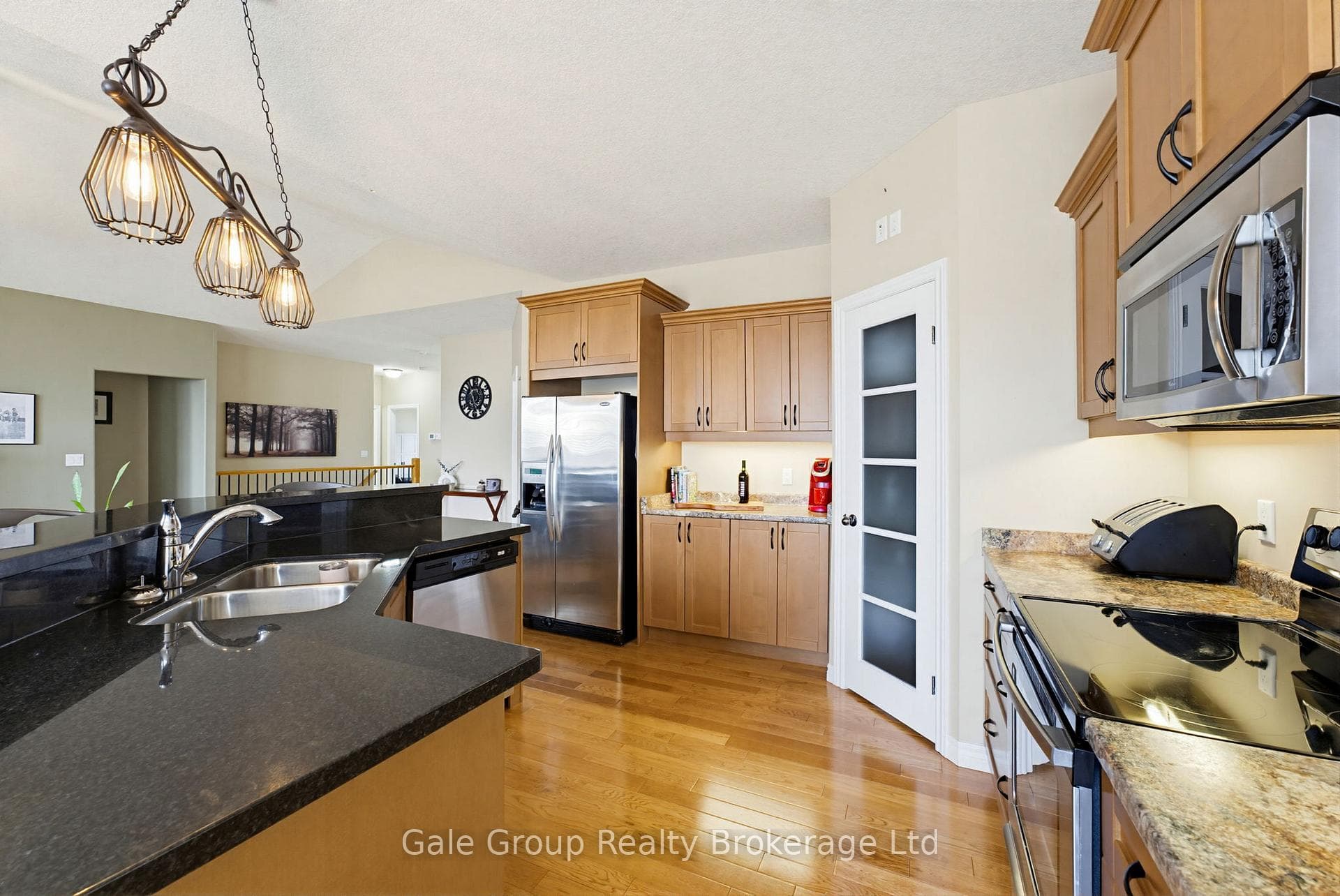 808 Stonegate Drive photo 10