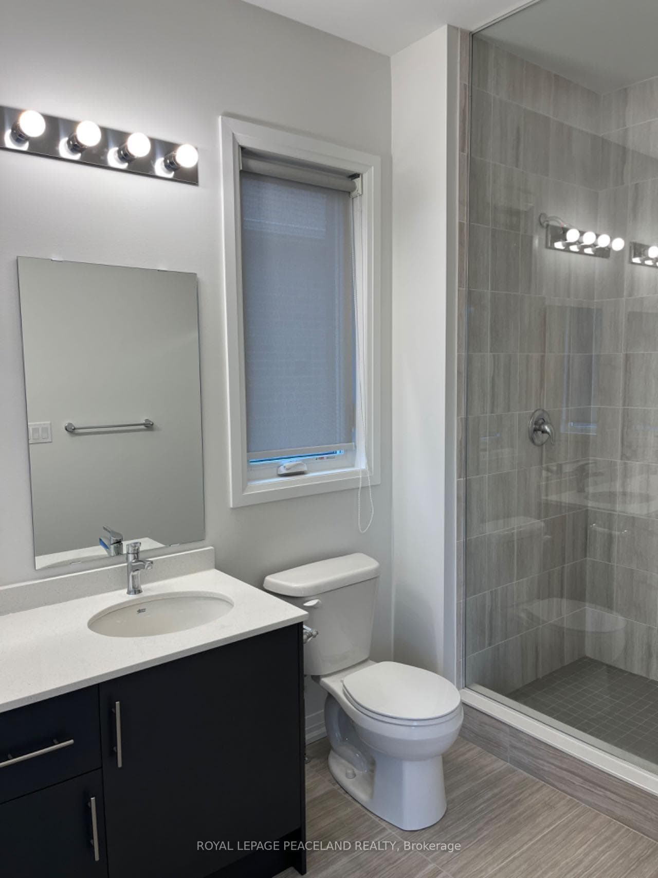 87 Schmeltzer Crescent photo 3