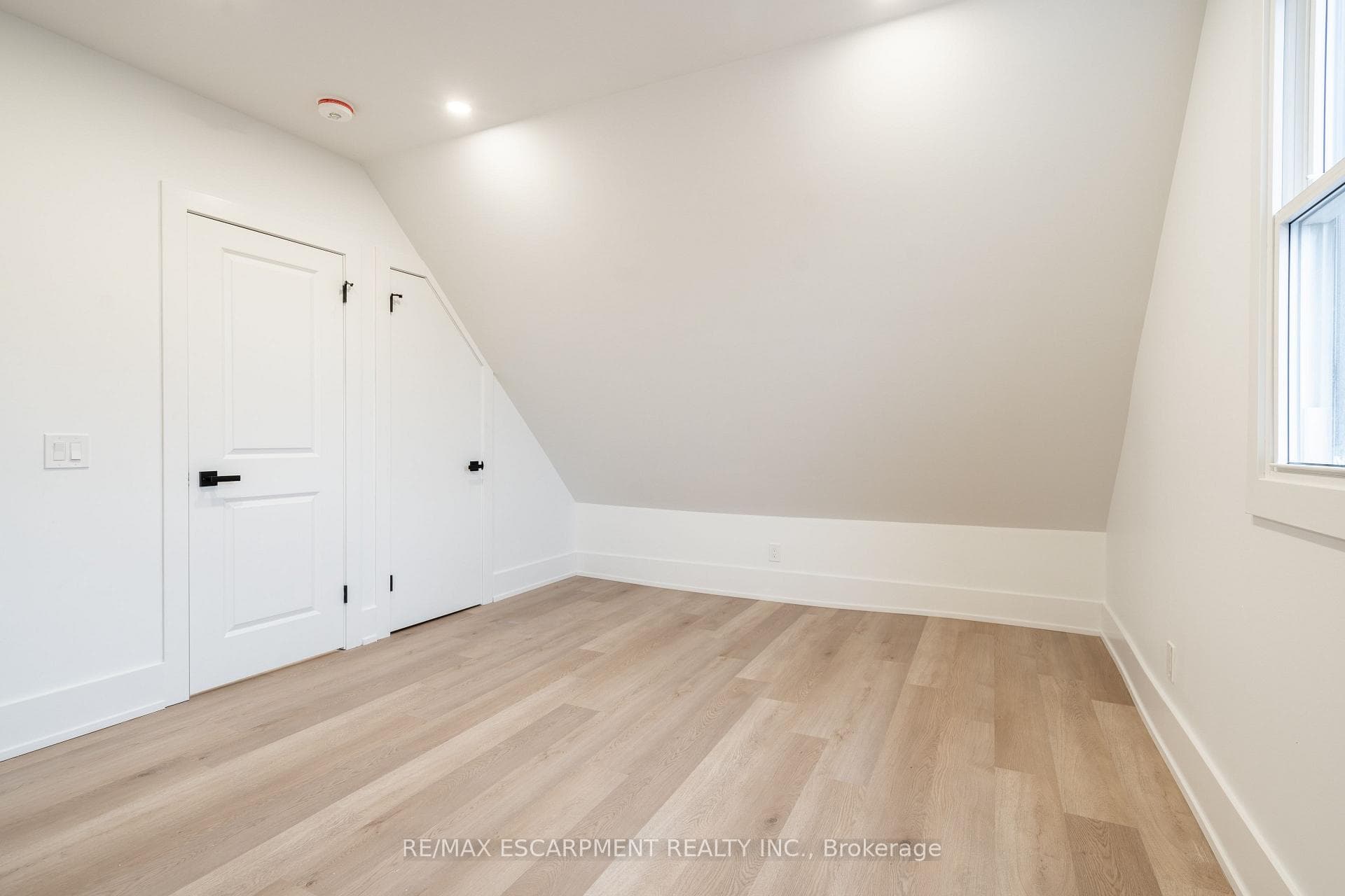 204 Balsam Avenue photo 34