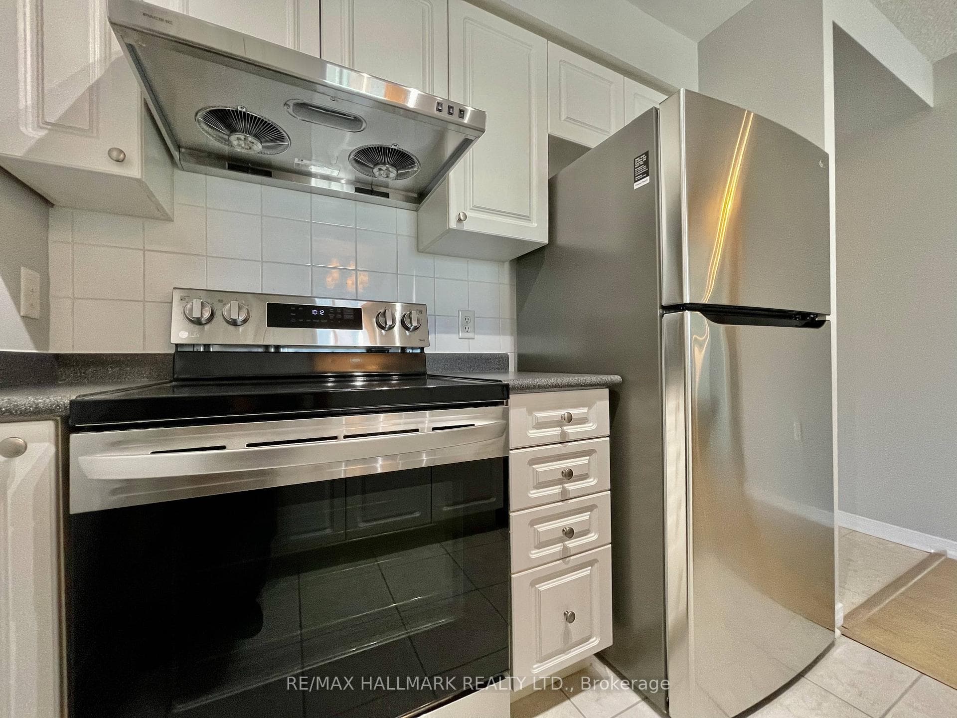 20 Olive Avenue Unit LPH12 photo 11