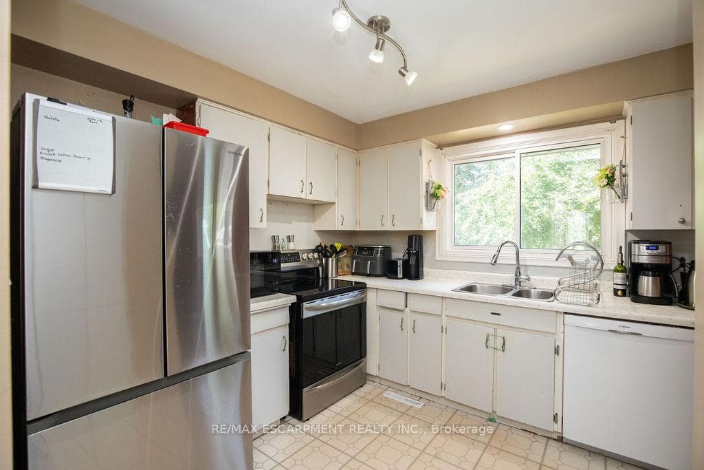 29 Millwood Place photo 8