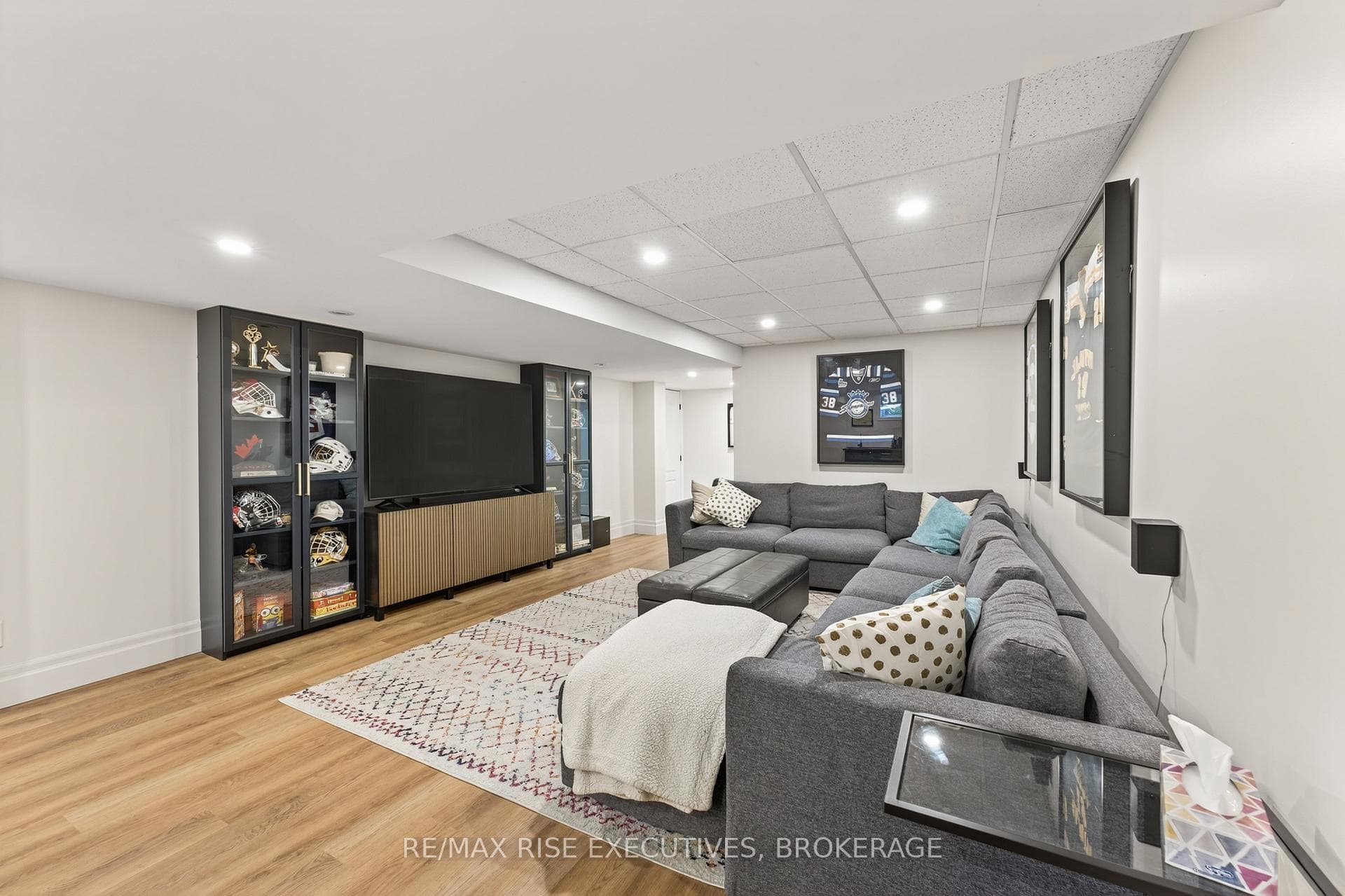 648 Woodland Place photo 38