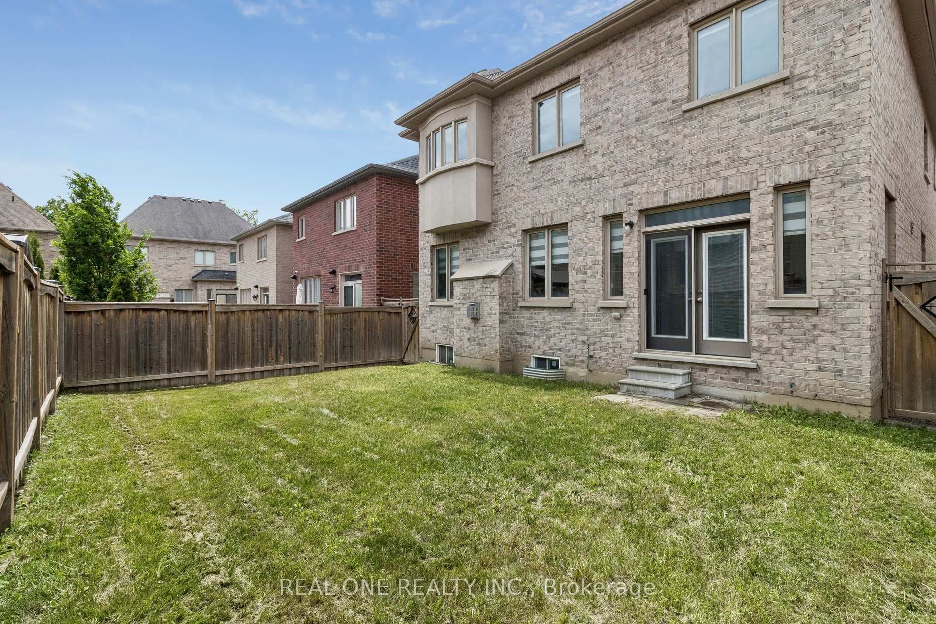 19 Rivoli Drive photo 50