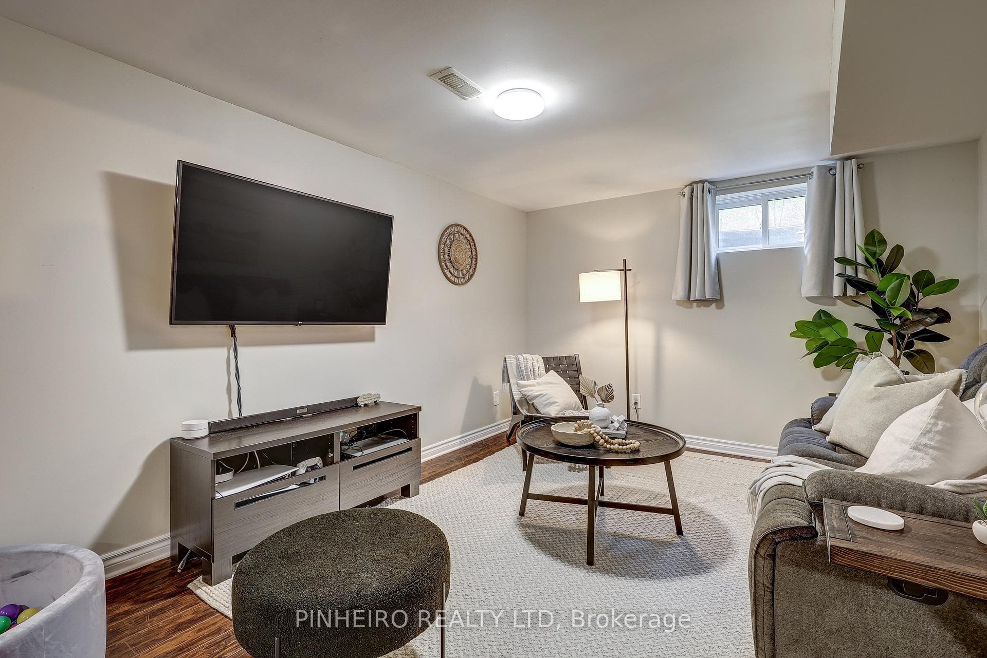 204 Niagara Street photo 23
