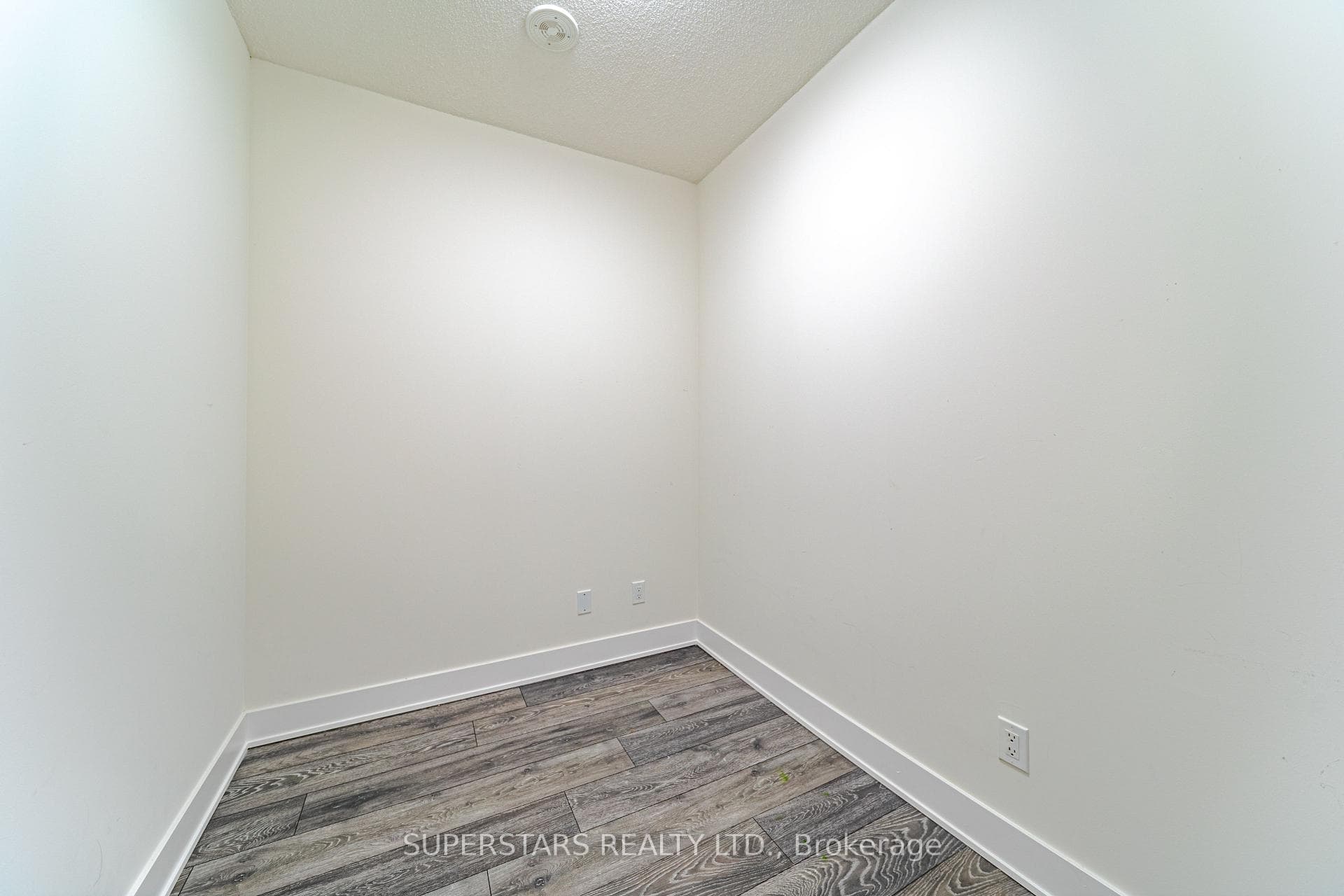 188 Fairview Mall Drive Unit 2216 photo 11