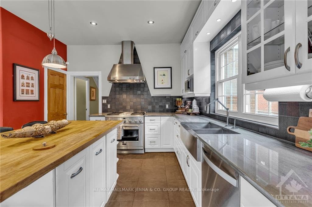 446 MCLEOD Street photo 14