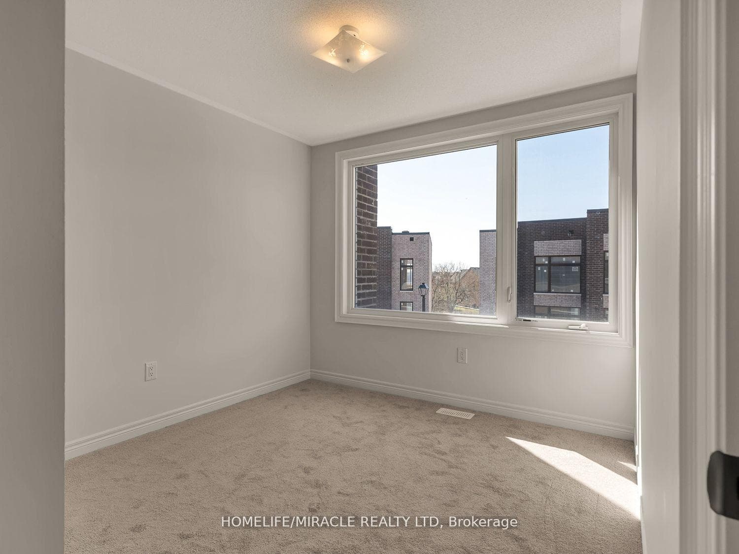 18 Queenpost Drive photo 28