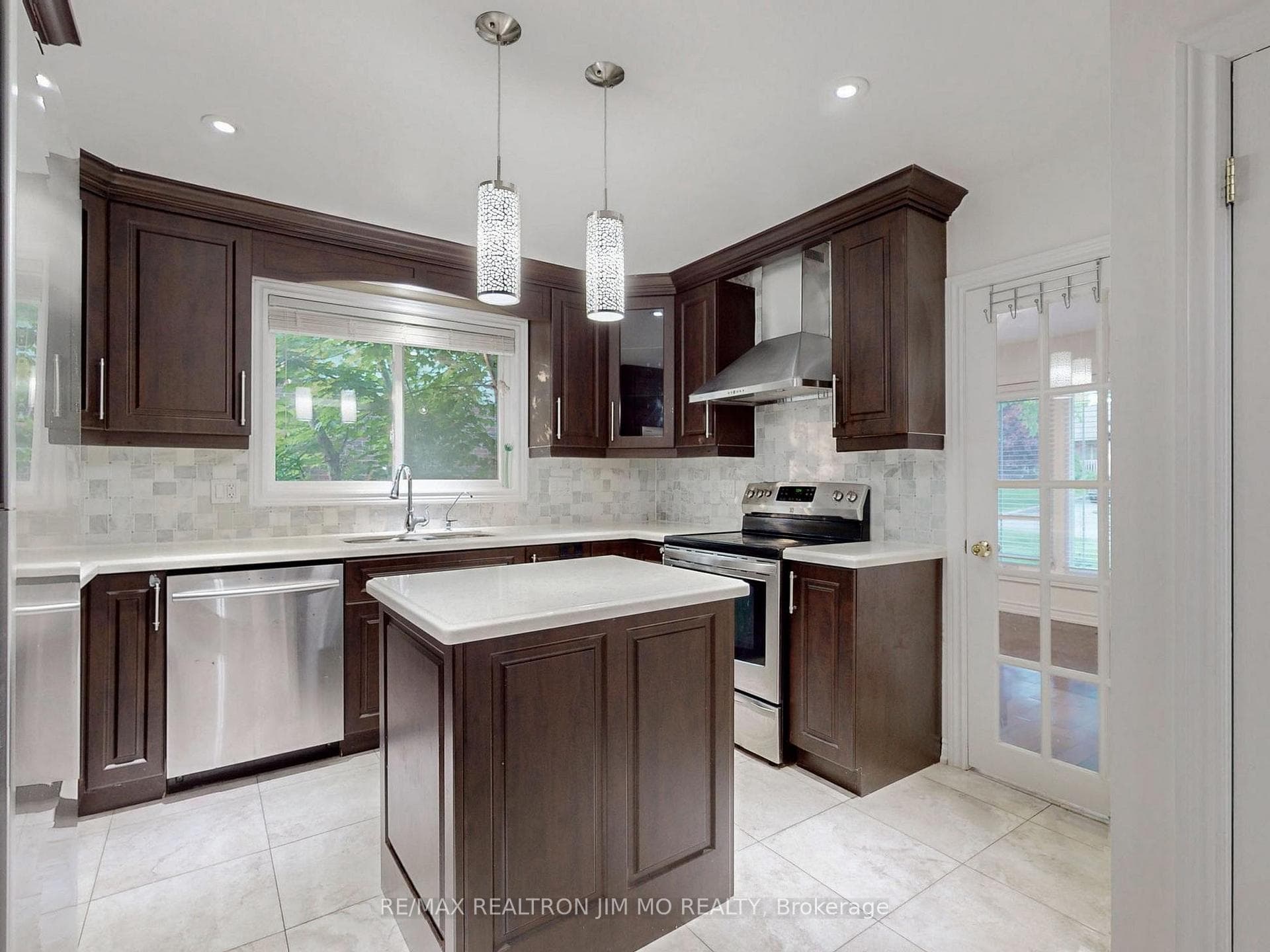 40 Gladiator Road Unit Main photo 10