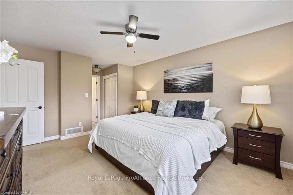 2070 BALANTRAE Circle photo 25