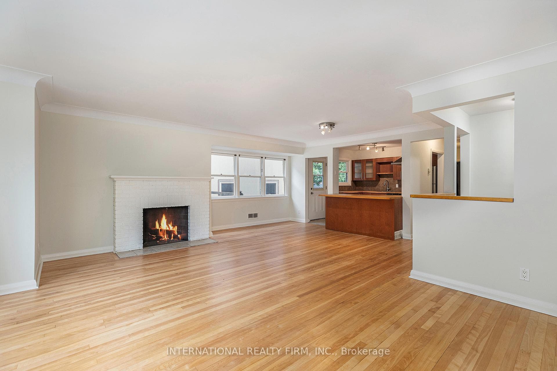 323 Lanark Avenue photo 6