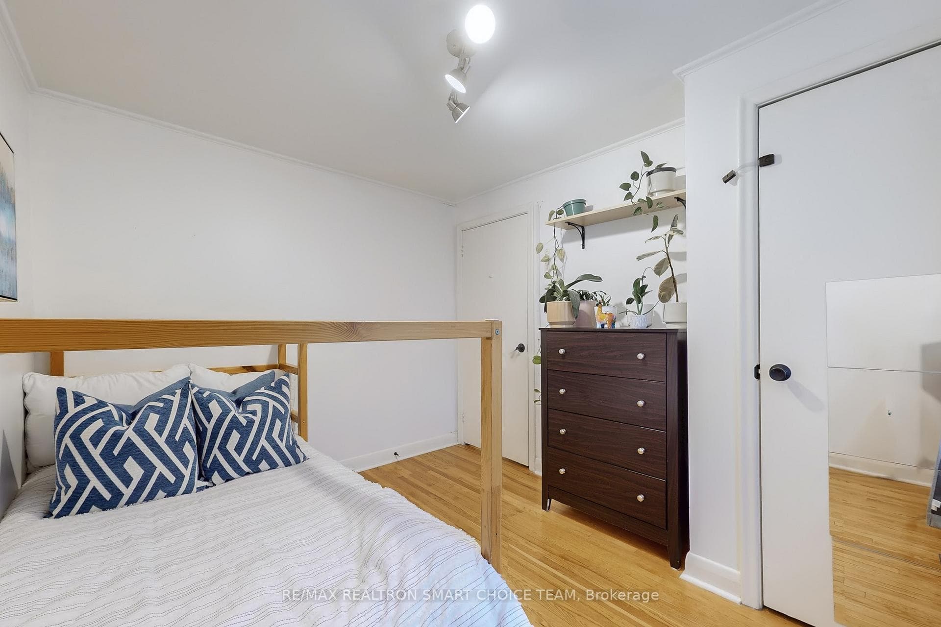 783 Birchmount Road photo 20