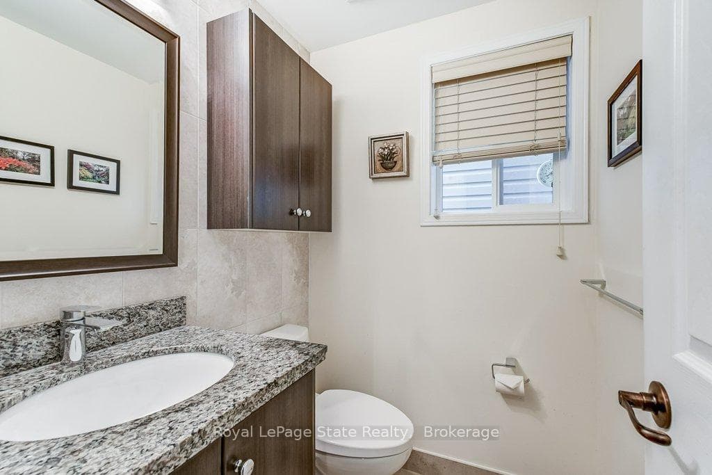 25 Golden Iris Crescent photo 17