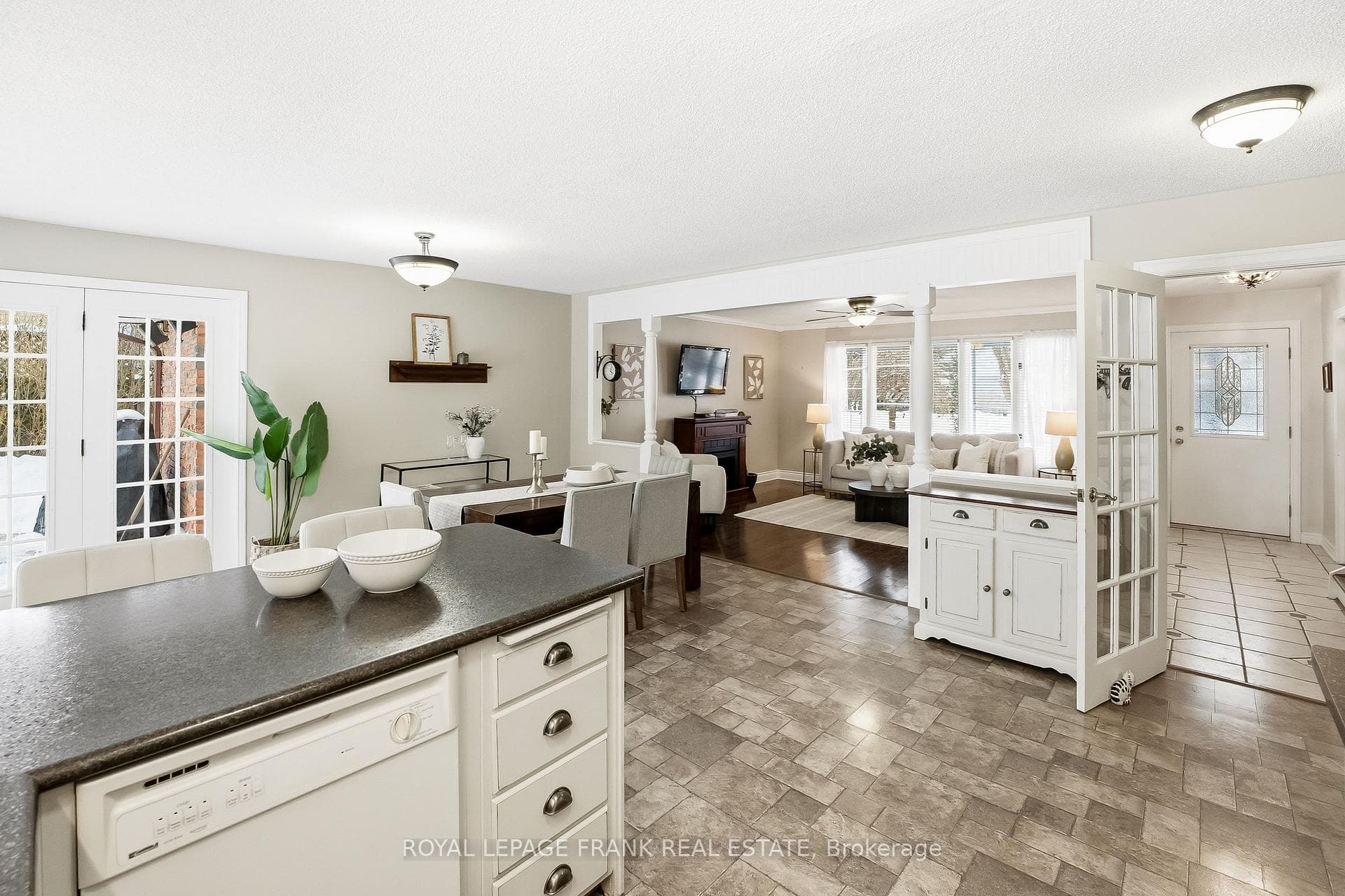89 Allan Street photo 19