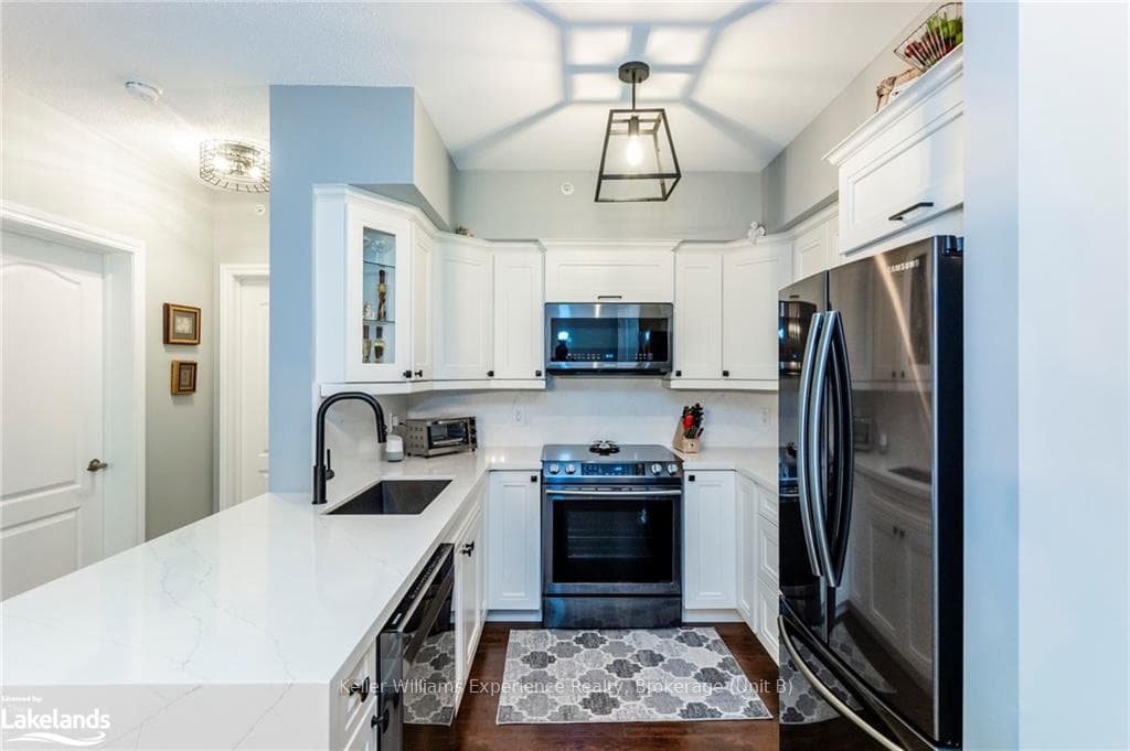 41 FERNDALE Drive Unit 305 photo 10