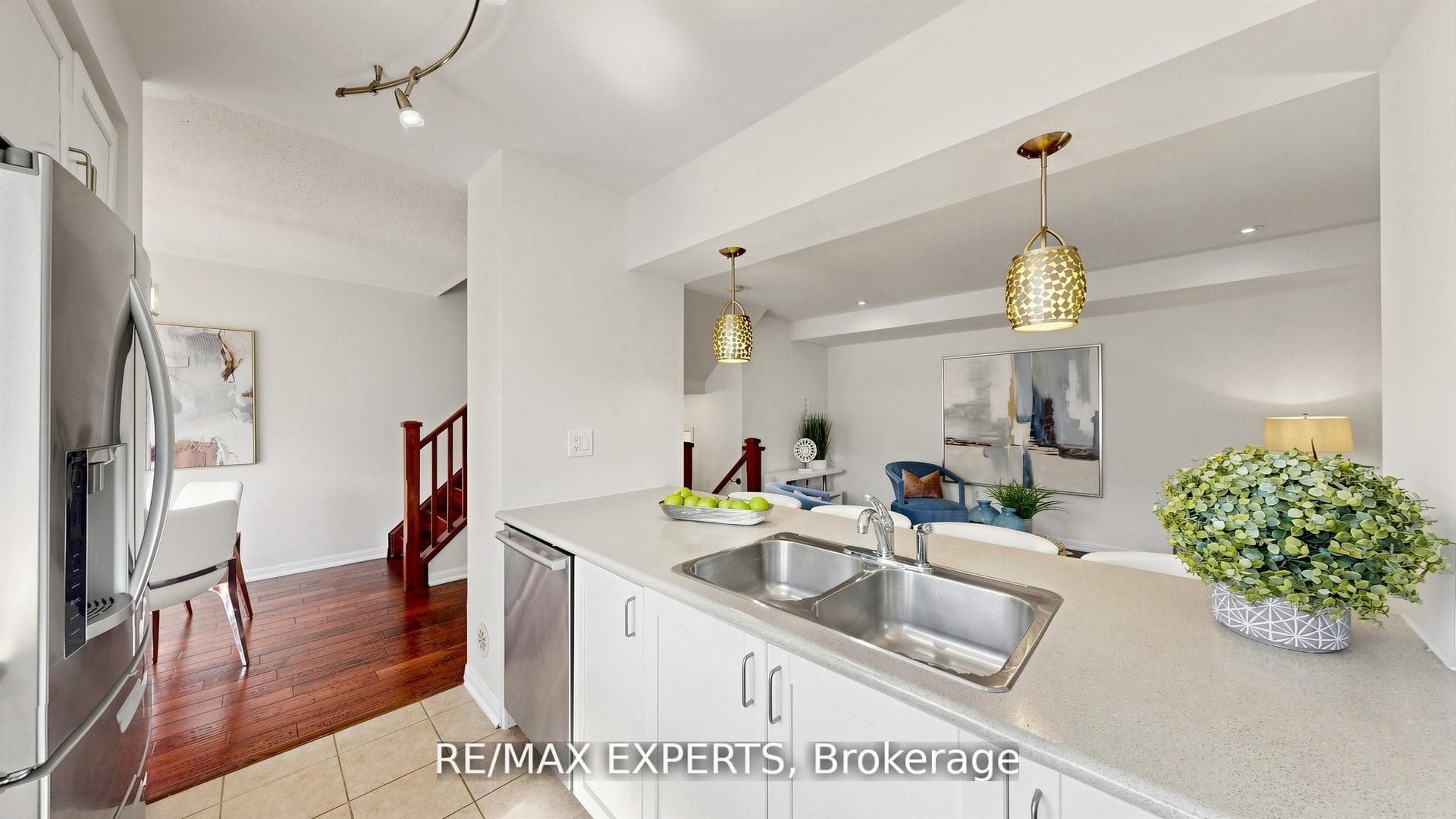 128 Baycliffe Crescent photo 7