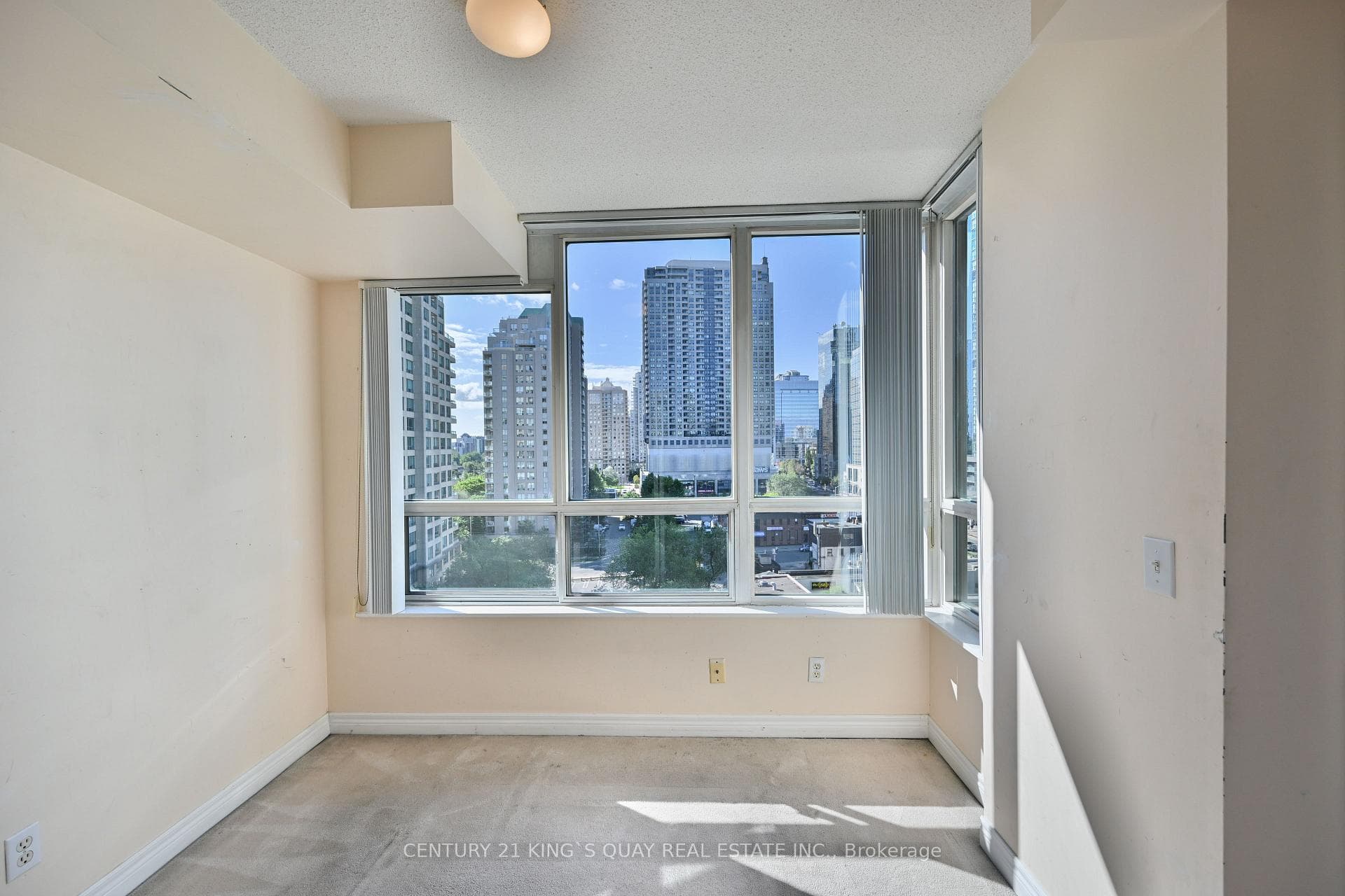 18 Parkview Avenue Unit 907 photo 5
