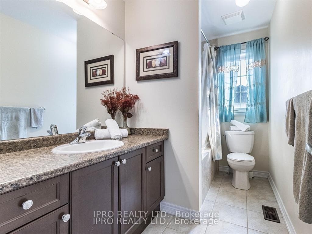 83 Pavlova Crescent photo 34