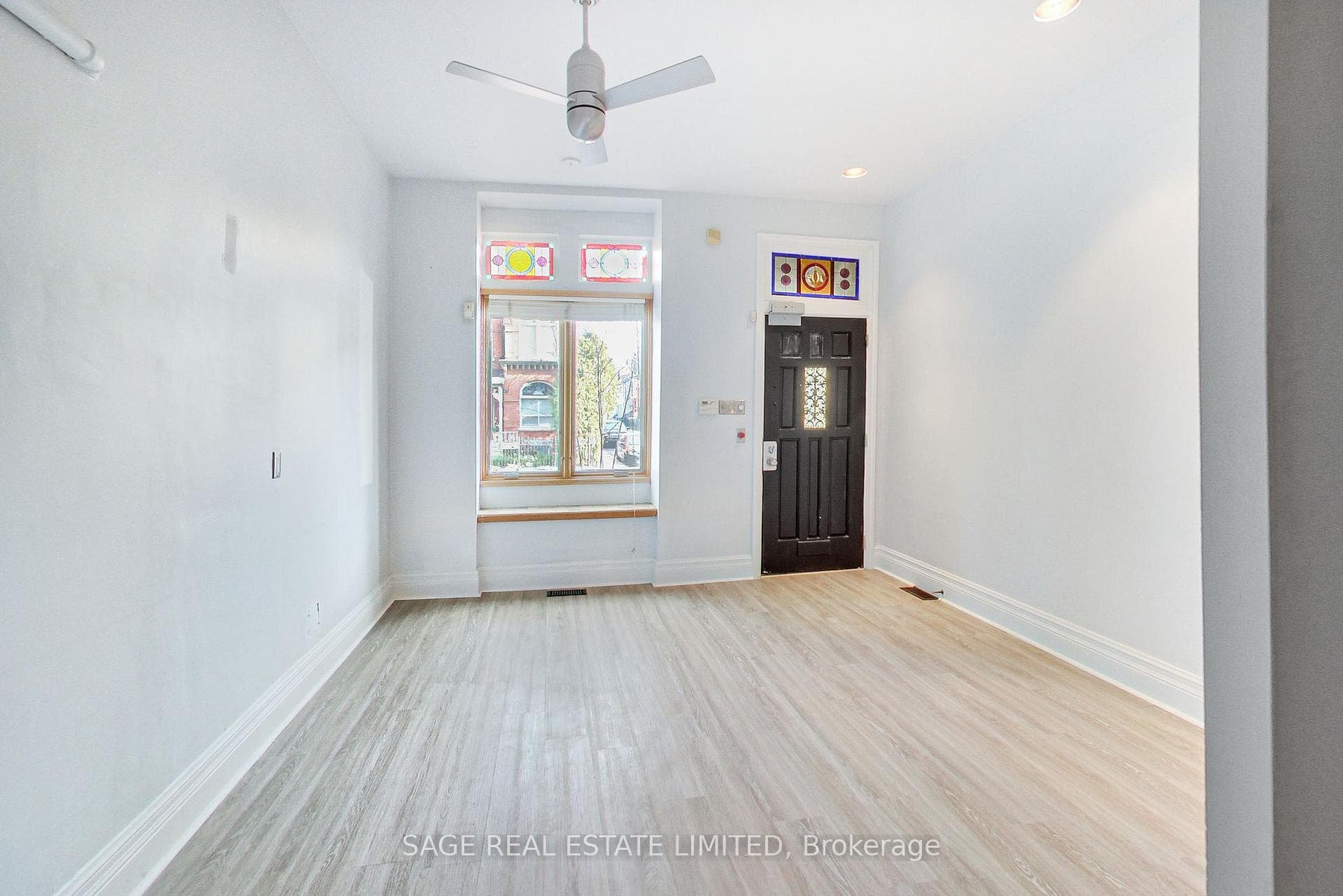 104 Sumach Street photo 6