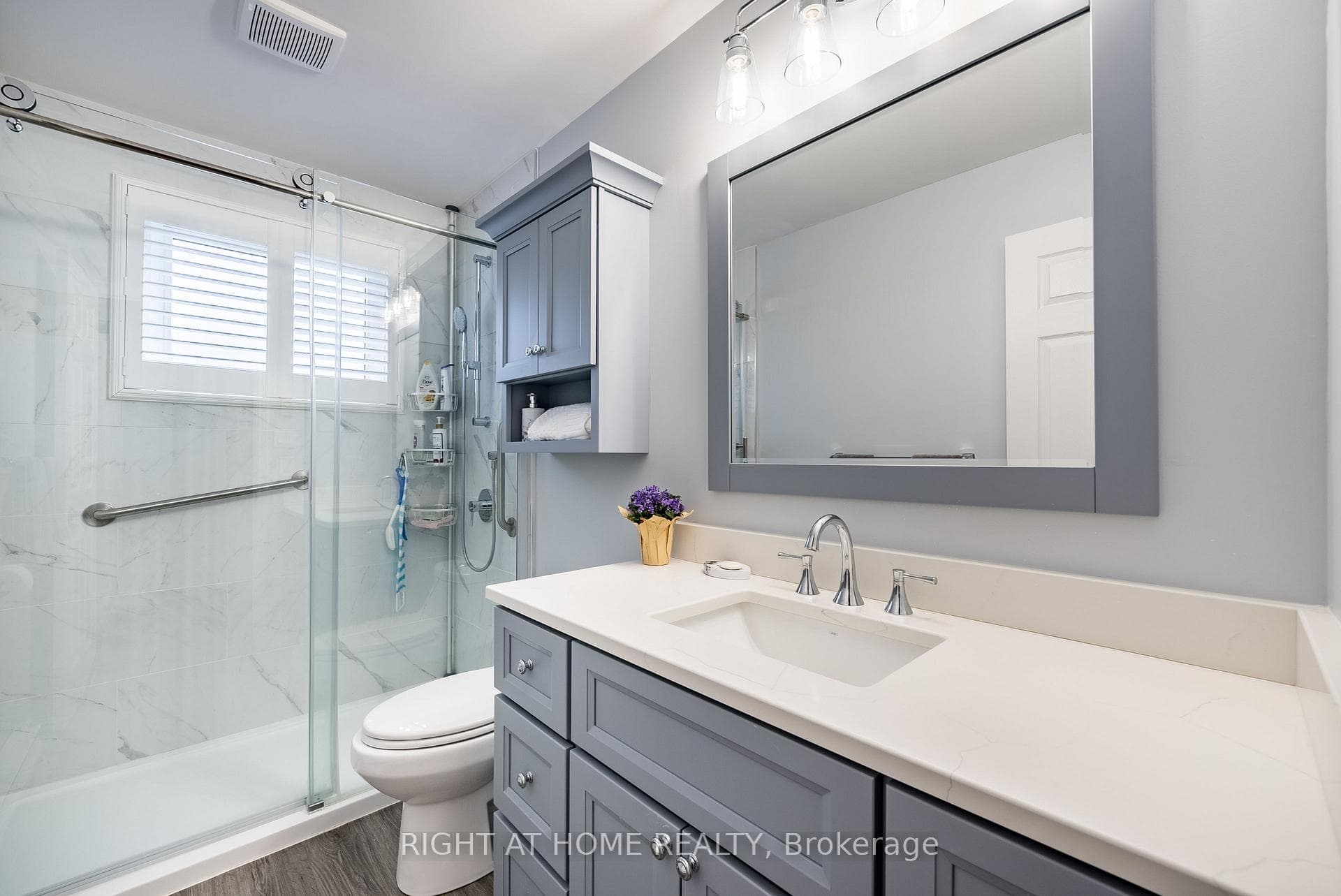 414 Paddington Crescent photo 4