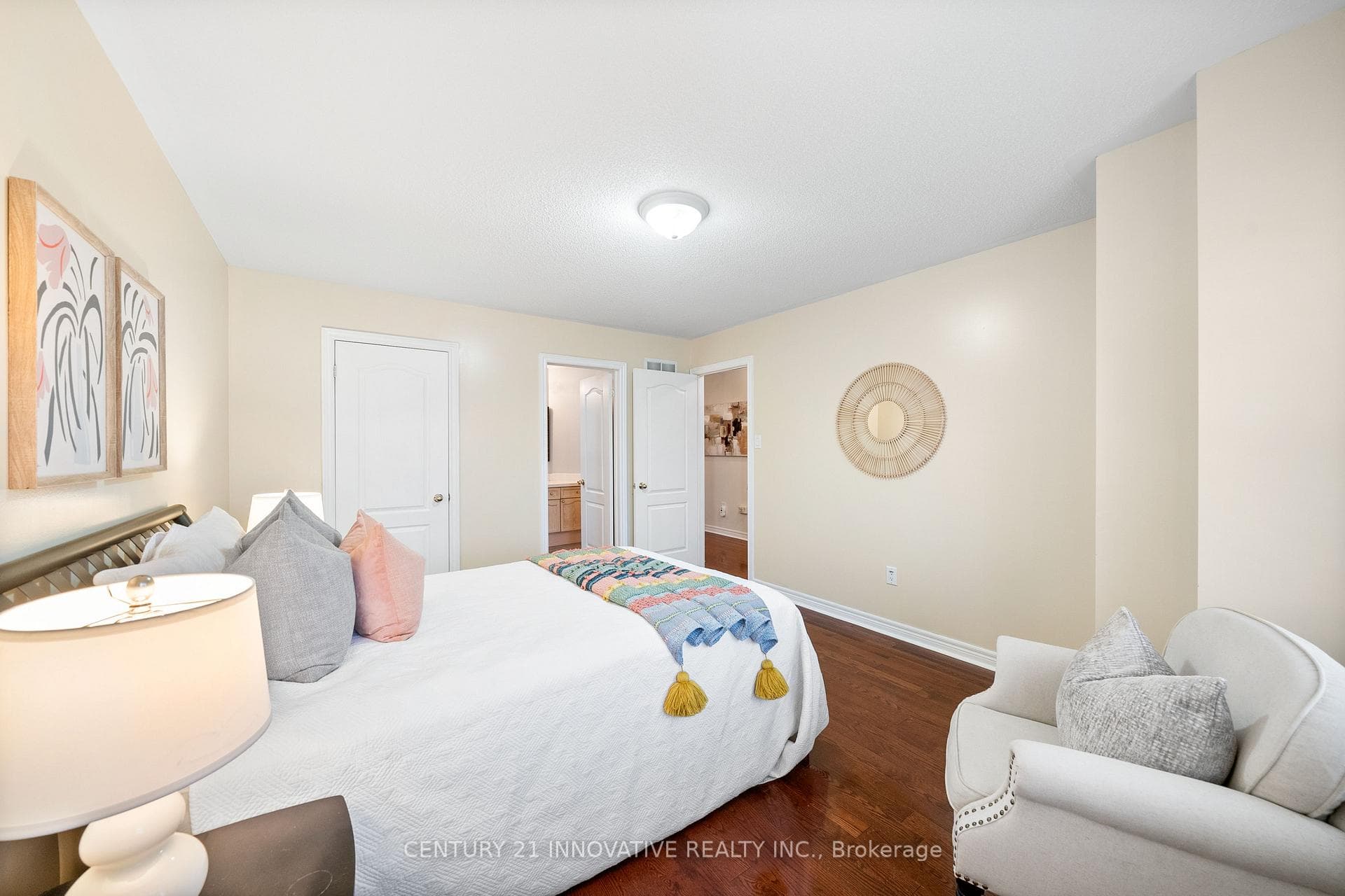 4 Sivyer Crescent photo 25