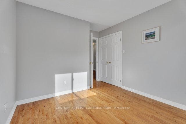 97 McTaggart Court photo 26