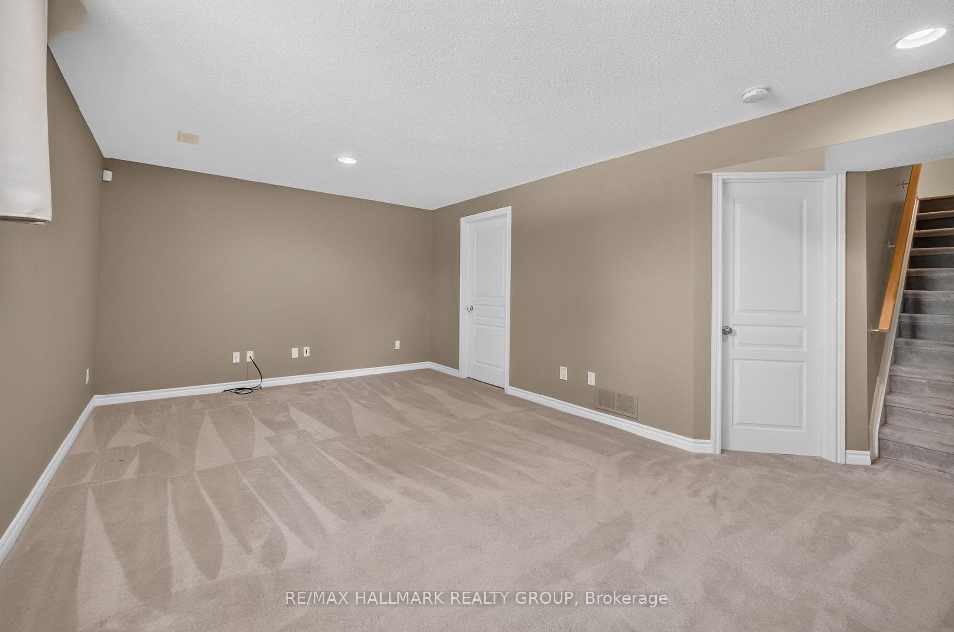 2028 MELETTE Crescent photo 30