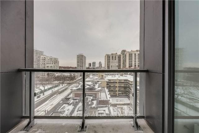 6 Parkwood Avenue Unit 711 photo 8