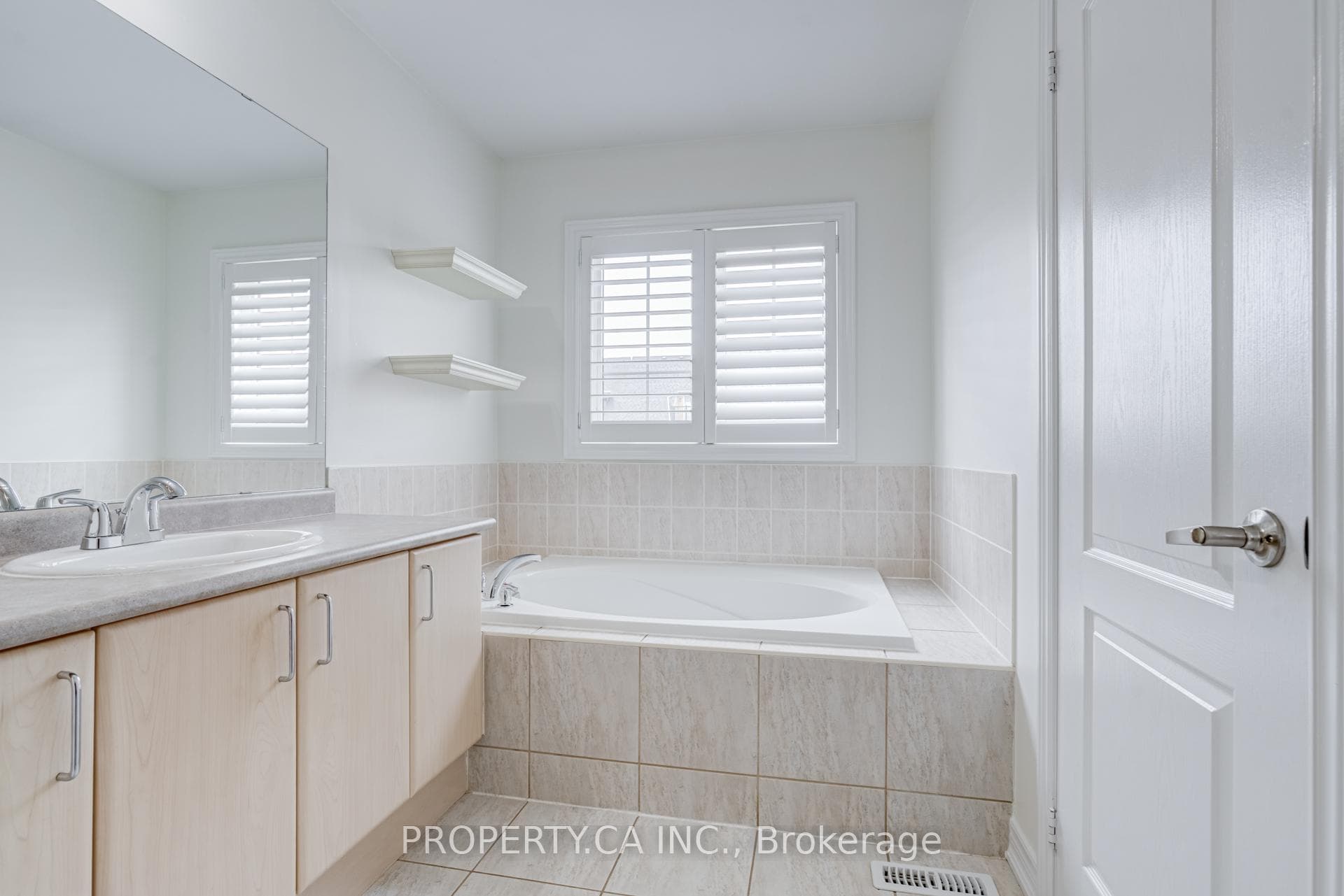 3347 Eglinton Avenue photo 27