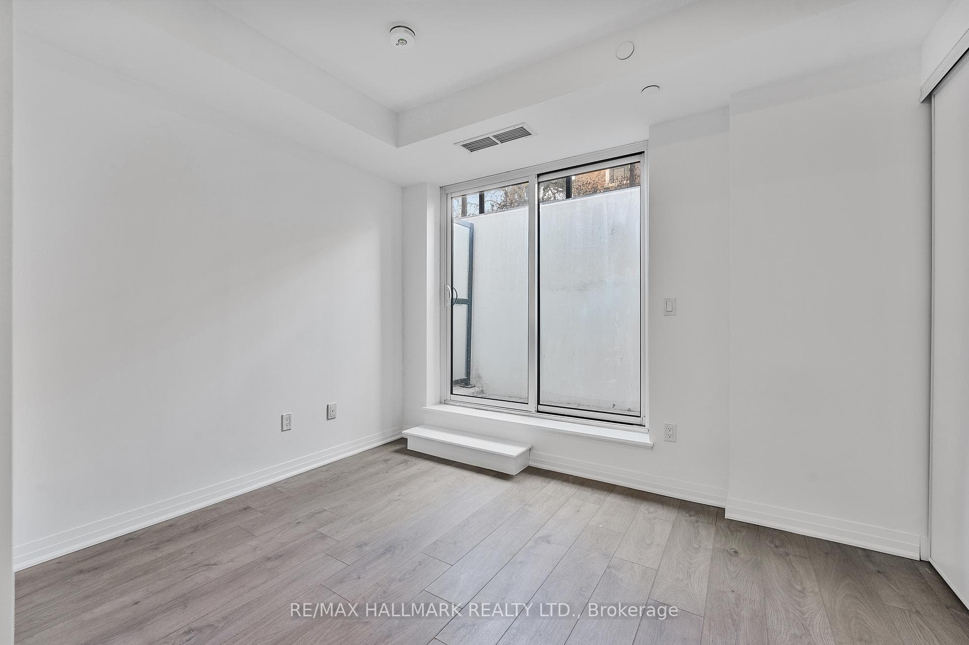 2301 Danforth Avenue Unit TH 103 photo 28