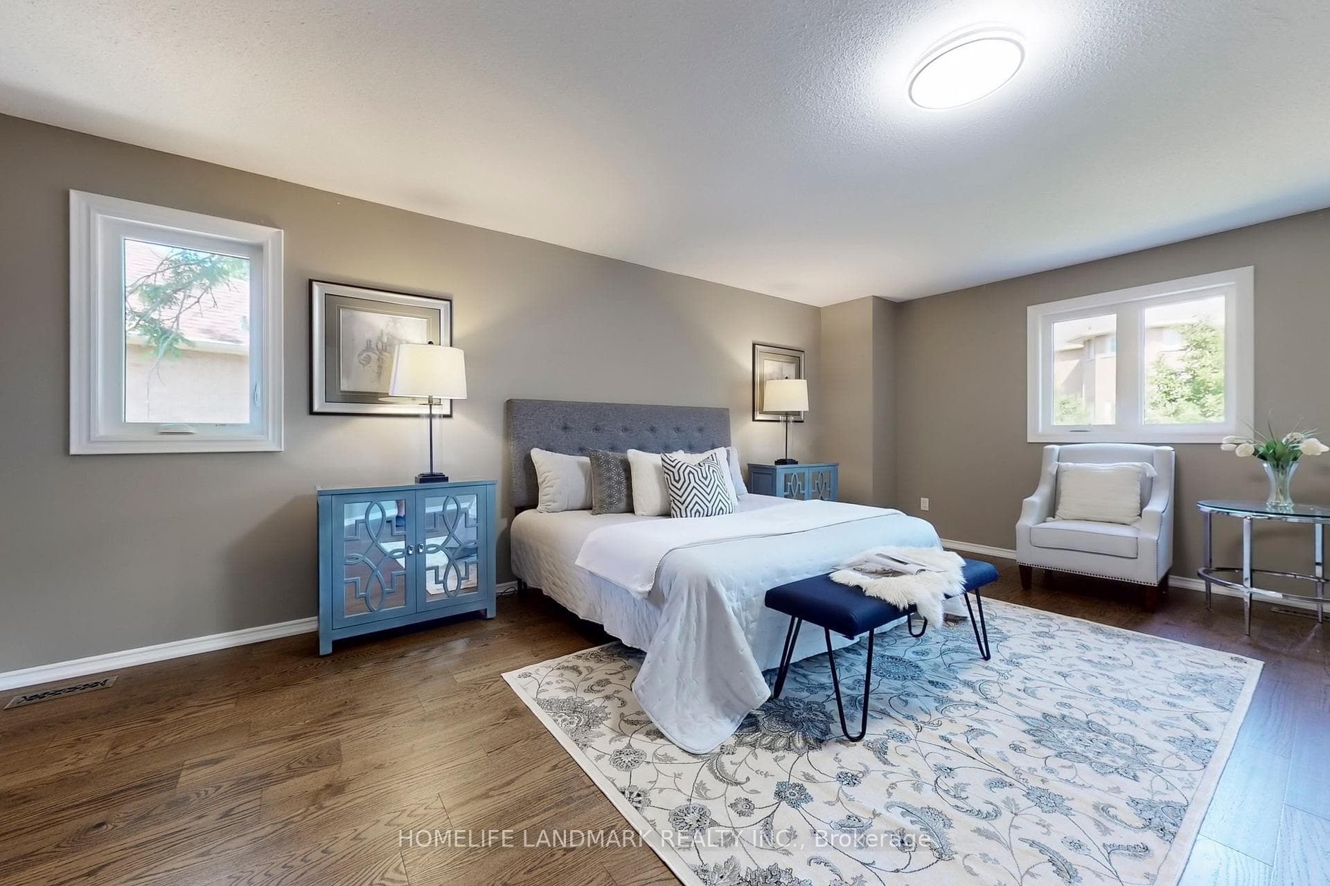 105 Topham Crescent photo 20