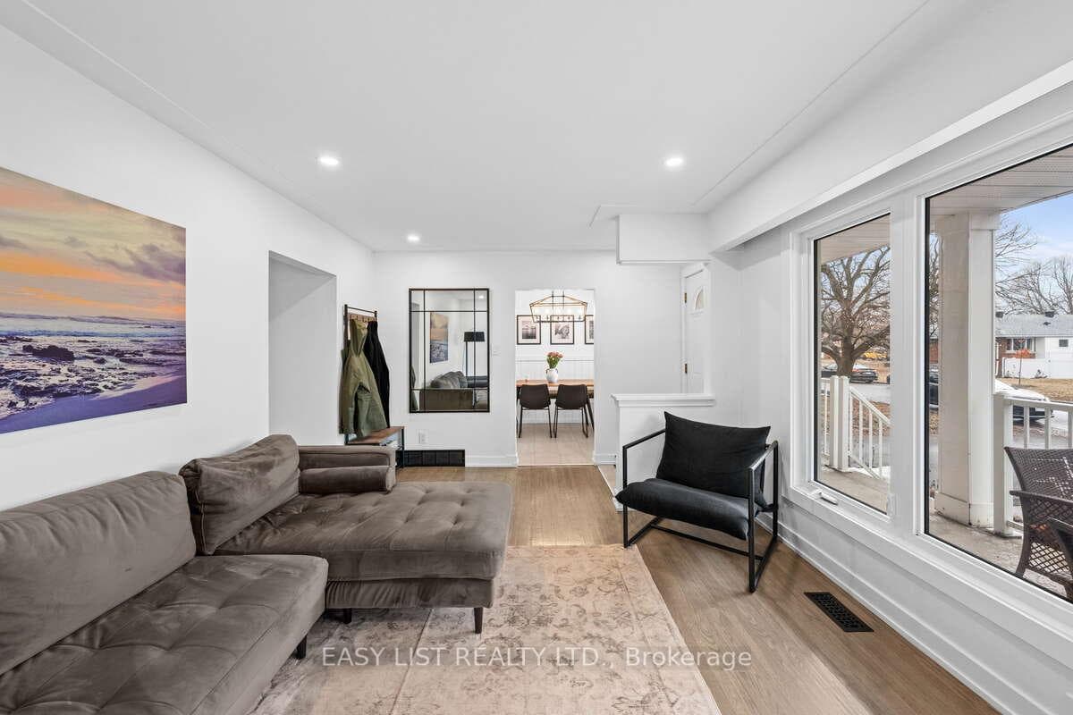 756 Dickens Avenue photo 8
